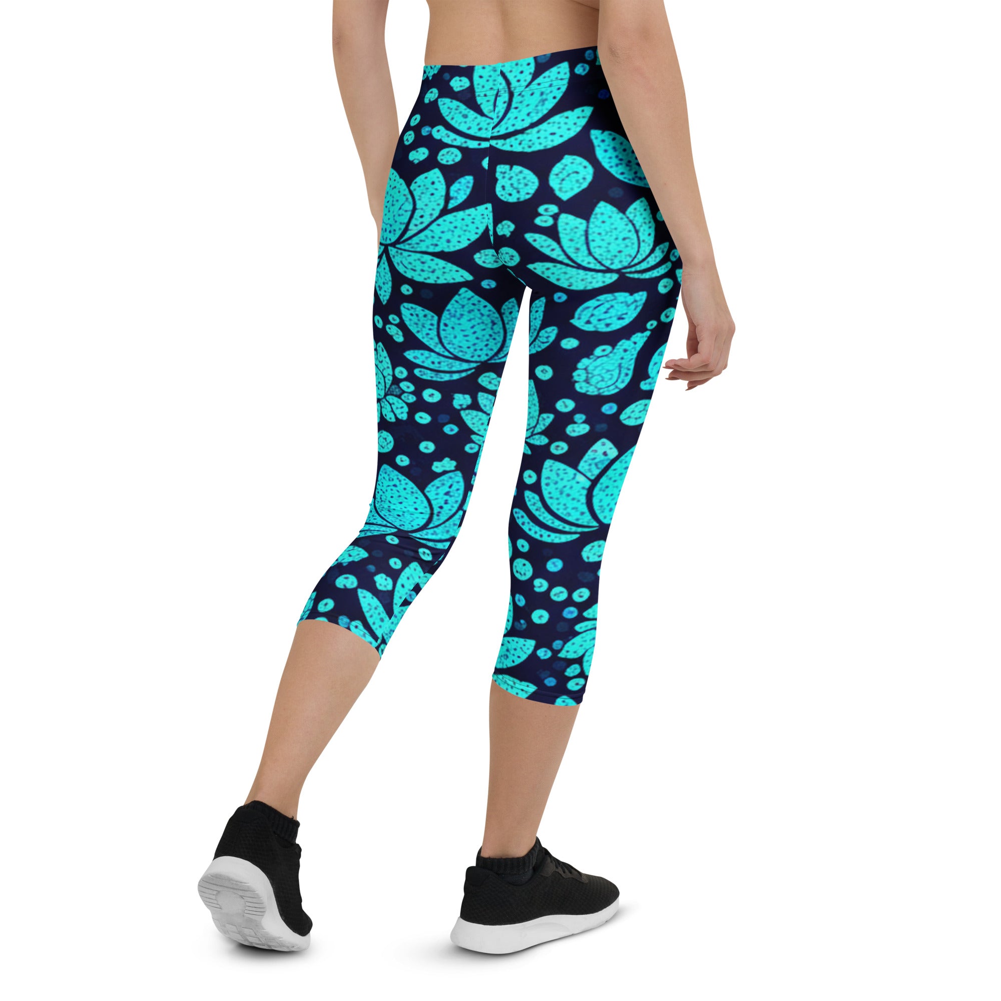 Teal Lotus Capri Leggings | GearBunch