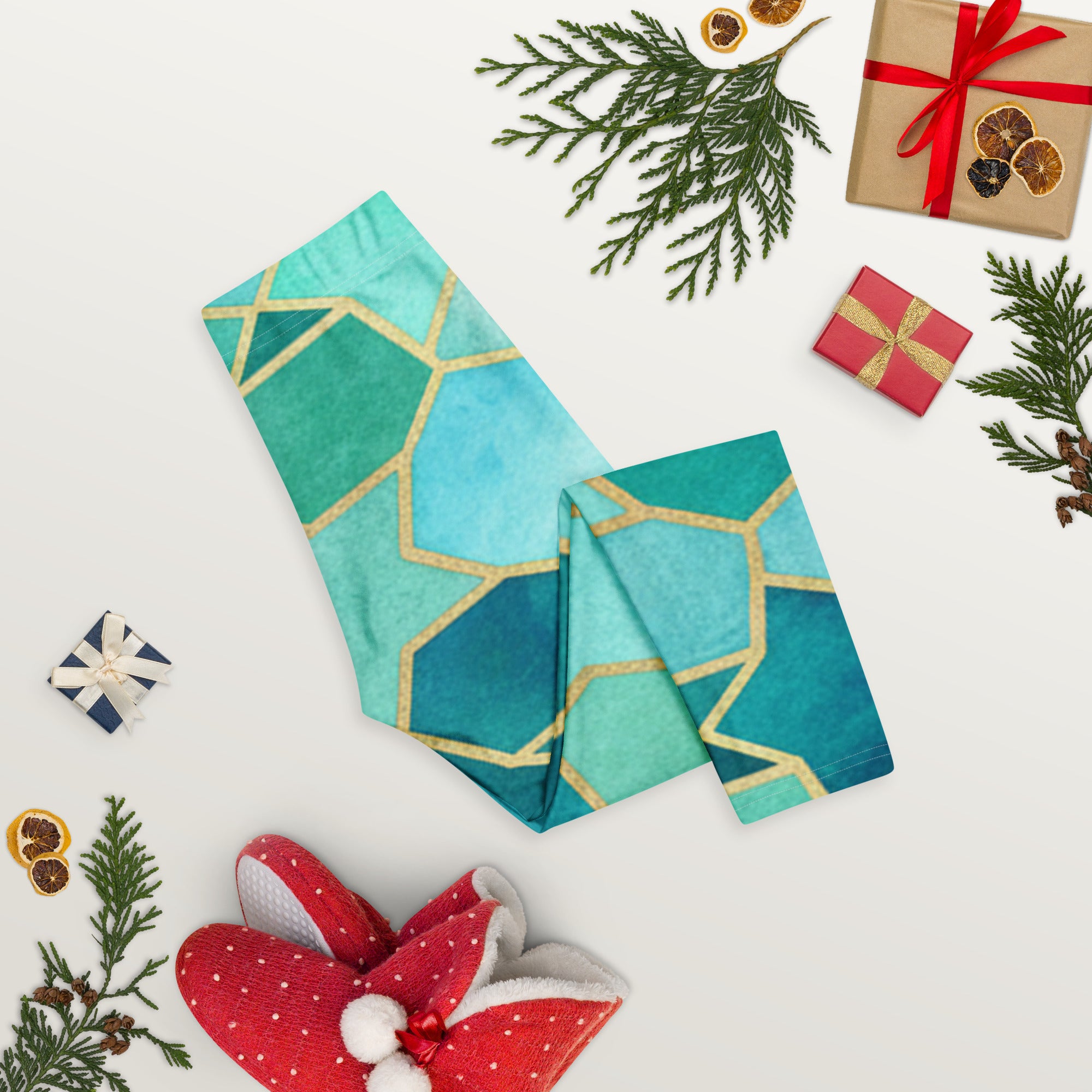 Lagoon Arabic Capri Leggings | GearBunch