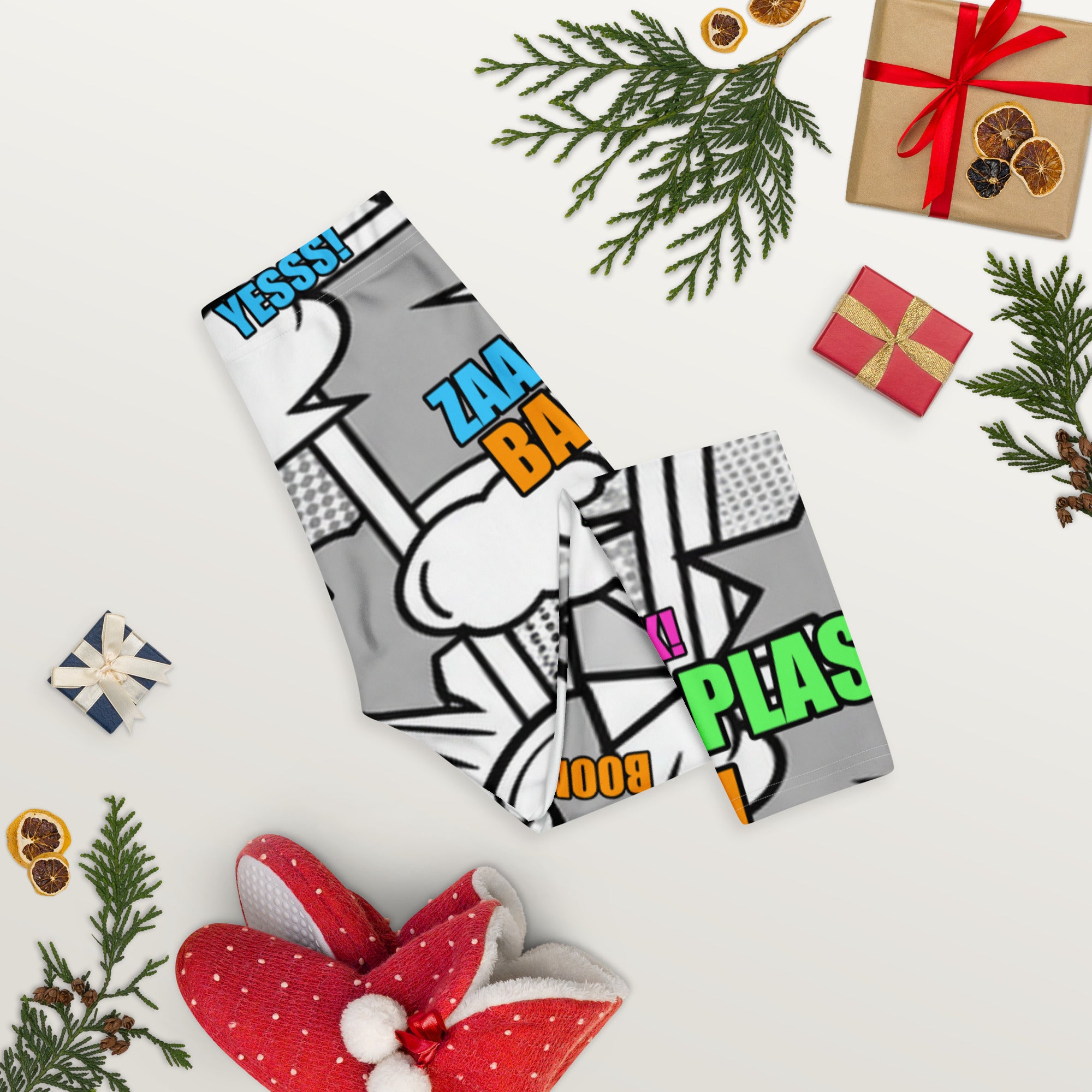 Comic Pop Monochrome Capri Leggings | GearBunch