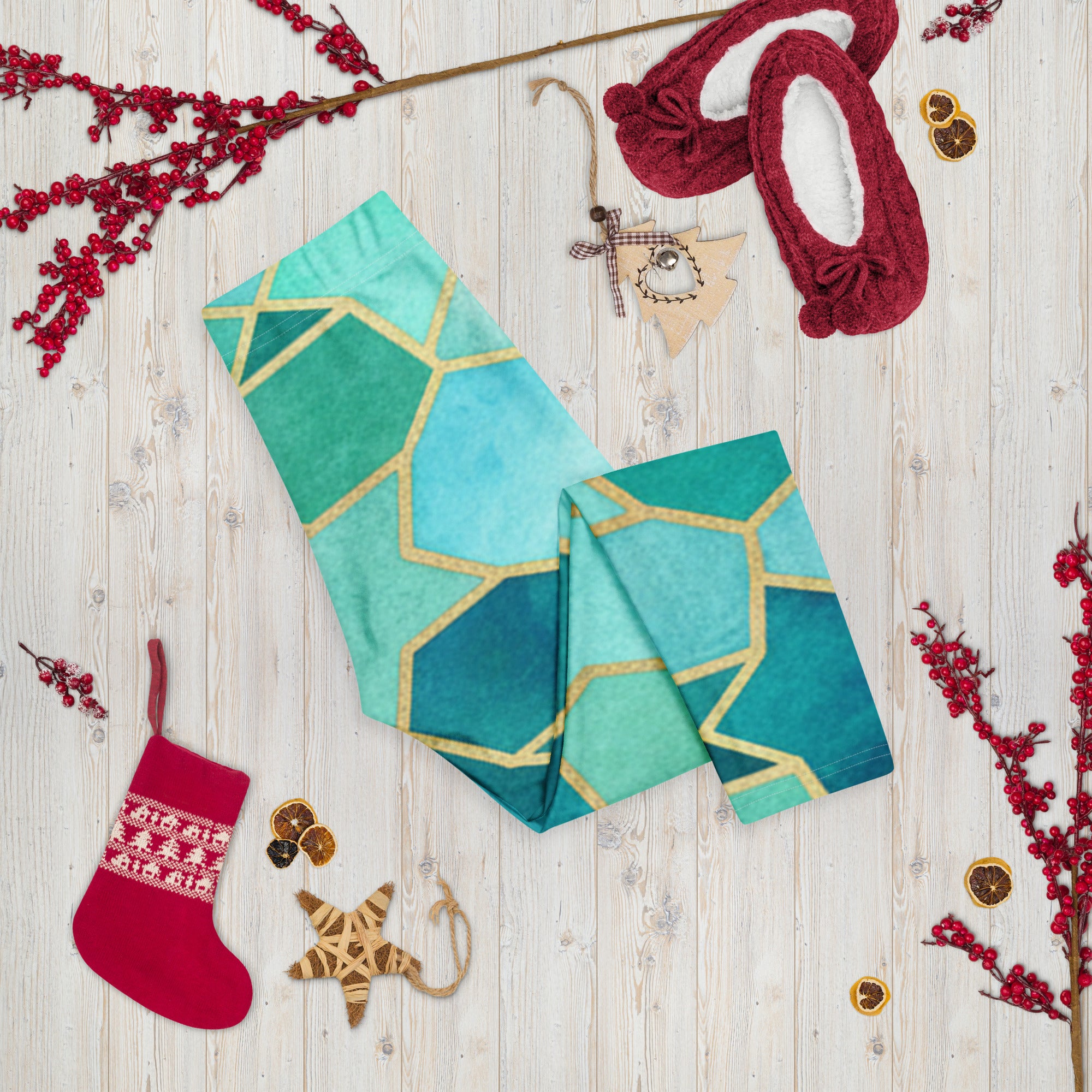 Lagoon Arabic Capri Leggings | GearBunch
