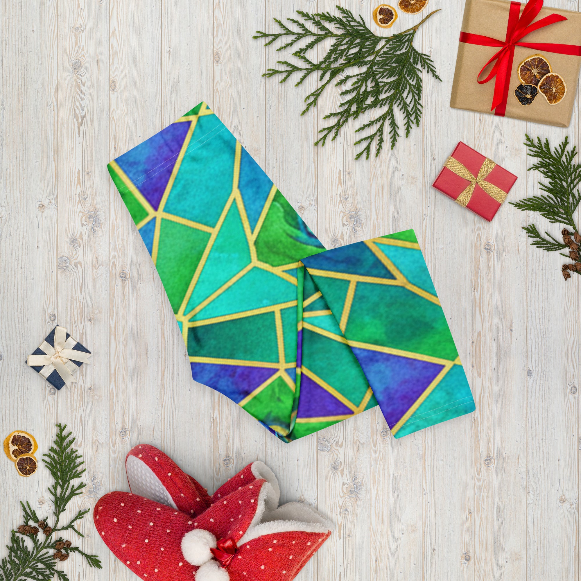 Peacock Plume Capri Leggings | GearBunch