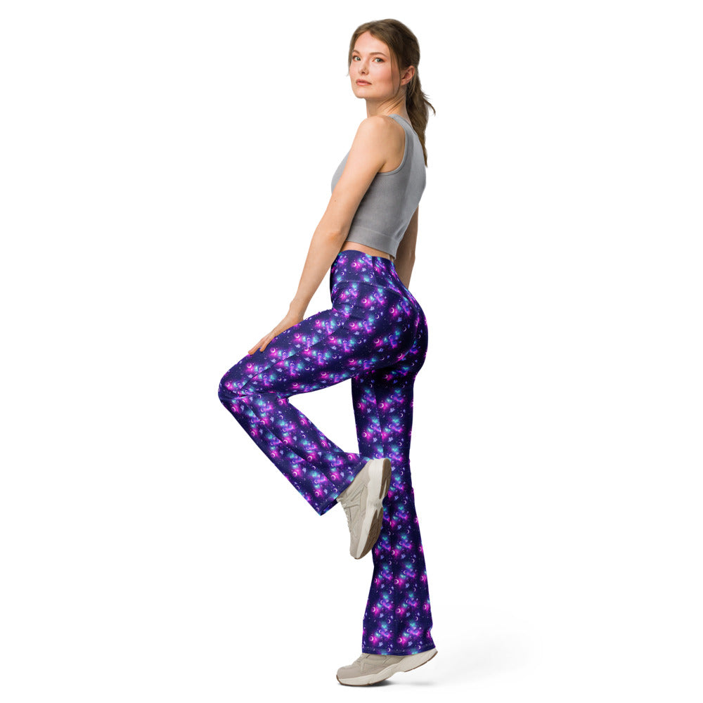 Solid leggings left view | GearBunch