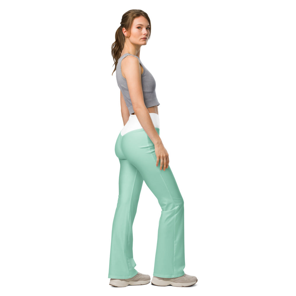 Solid leggings right view | GearBunch