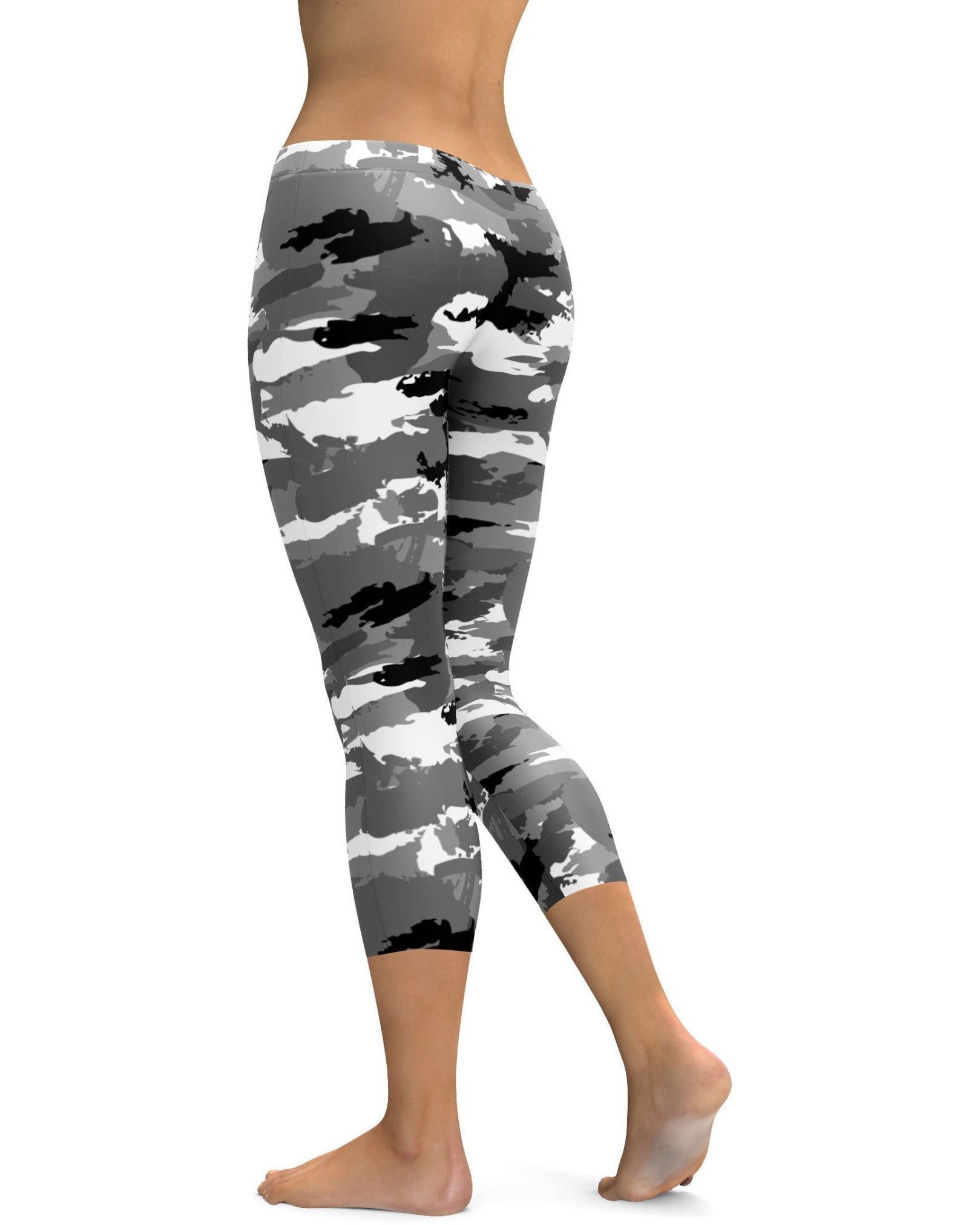 Womens workput yoga Black & White Camo Capris