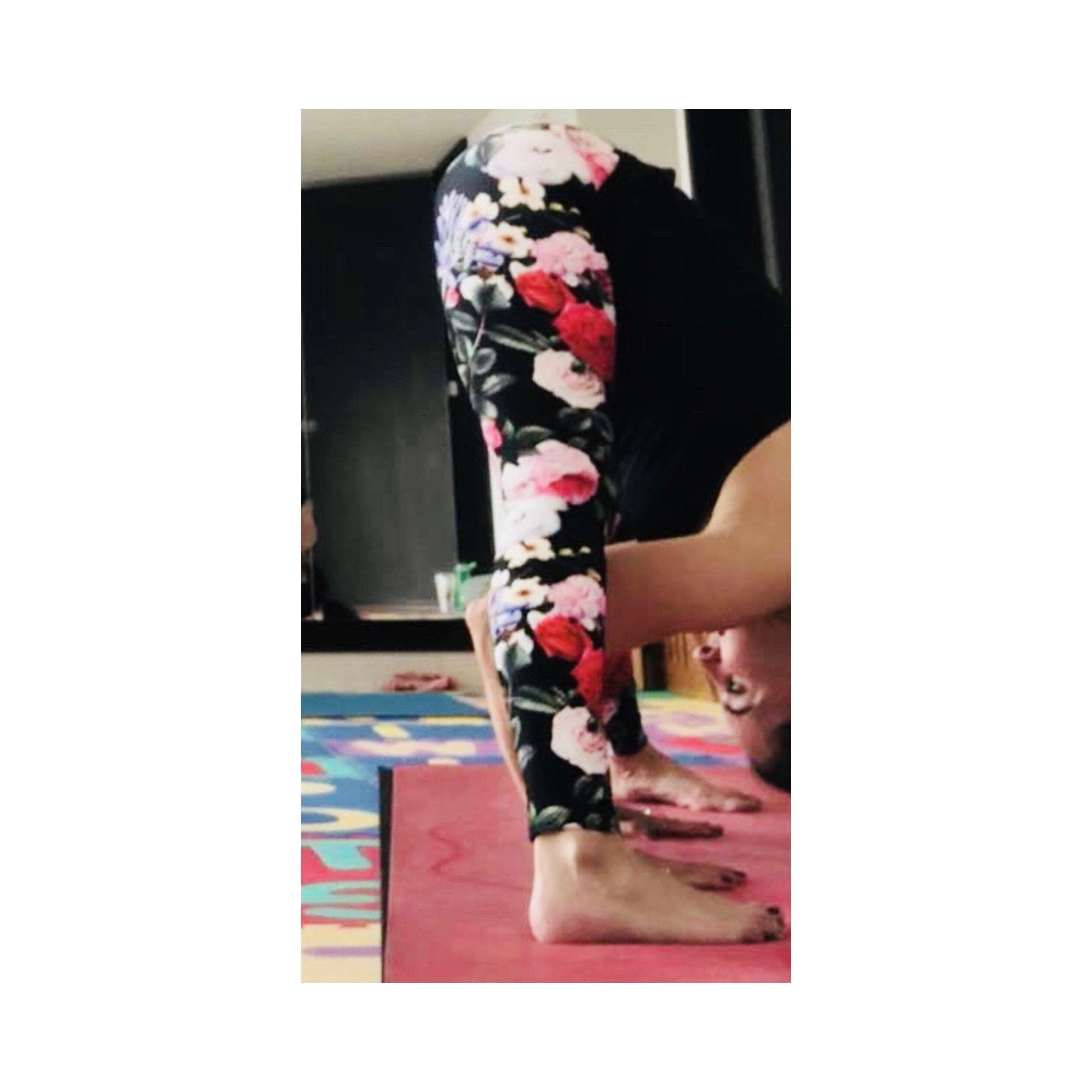 Womens Workout Yoga Colorful Roses Leggings Pink/White/Black | Gearbunch.com