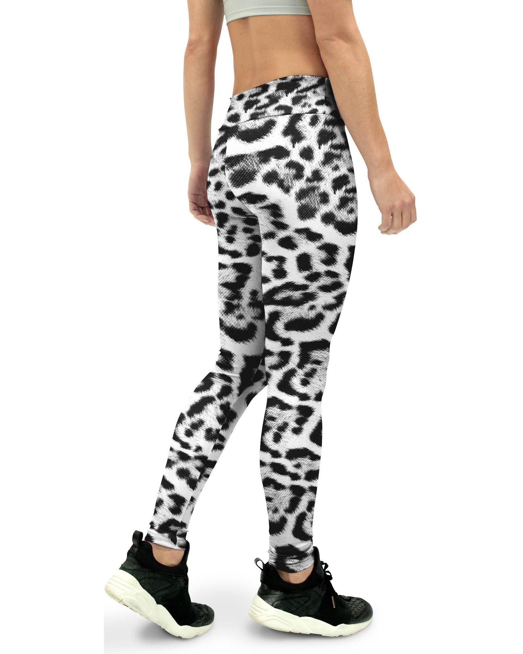 Snow Leopard Skin Women's Yoga Pants Gearbunch