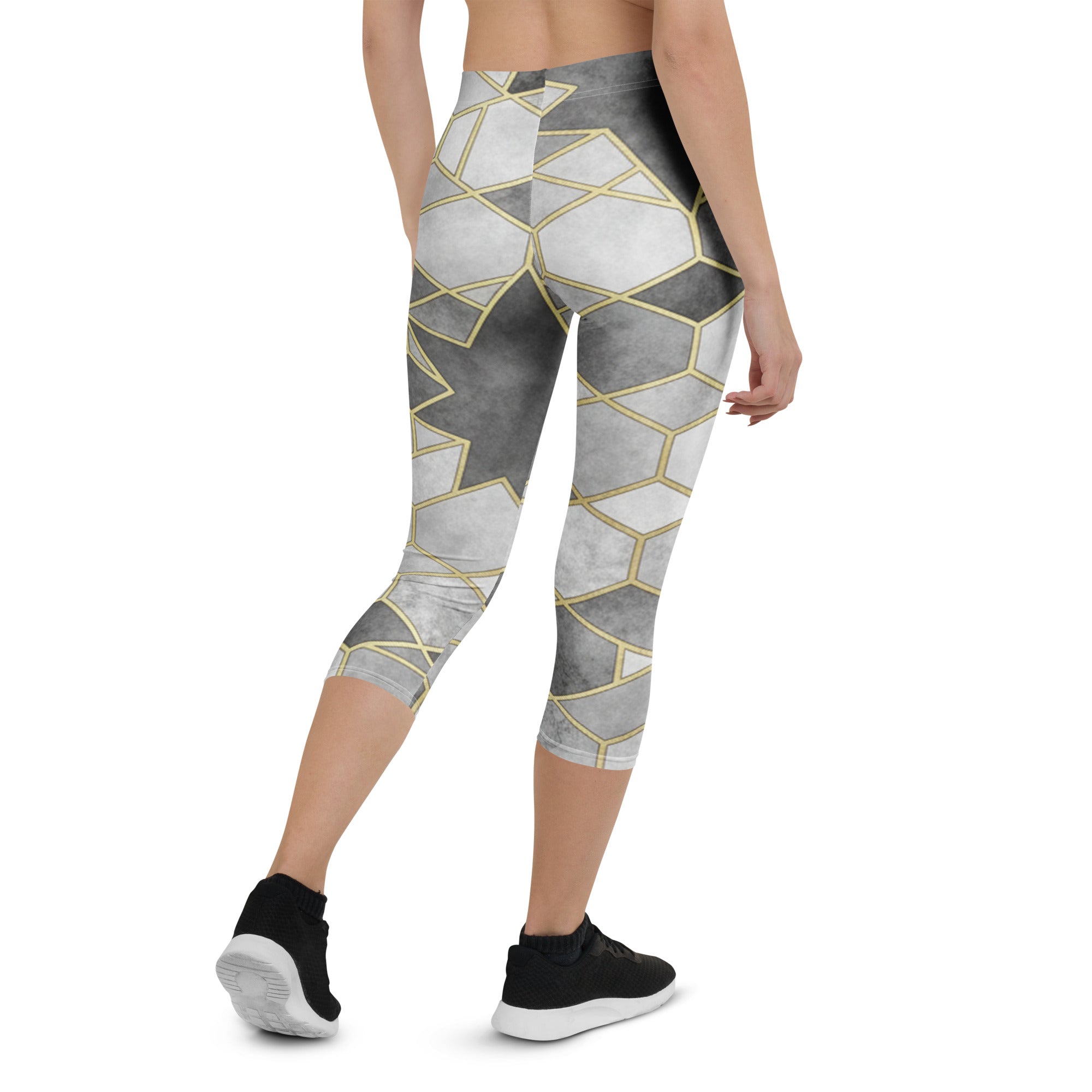 Monochrome Luxe Capri Leggings | GearBunch