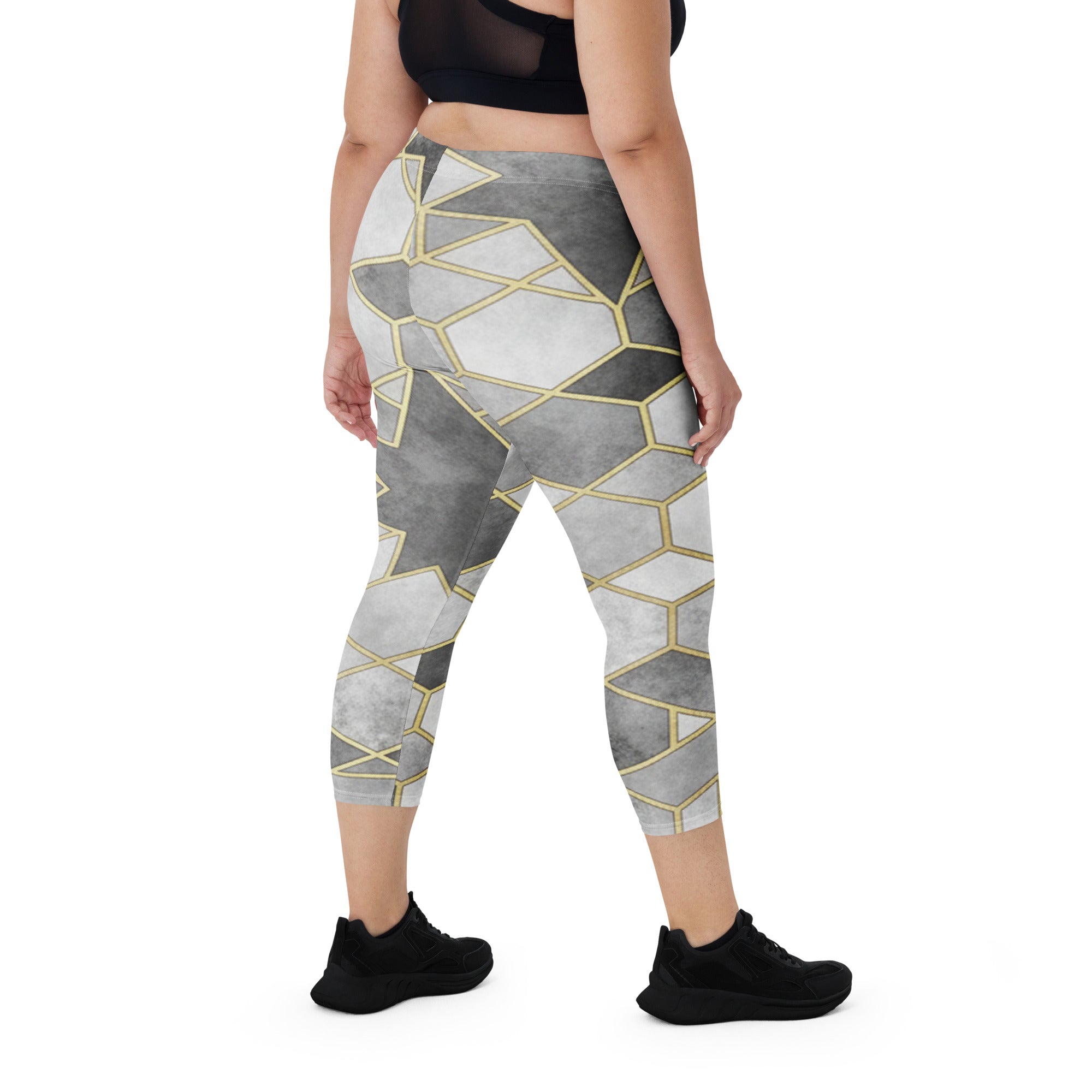 Monochrome Luxe Capri Leggings | GearBunch