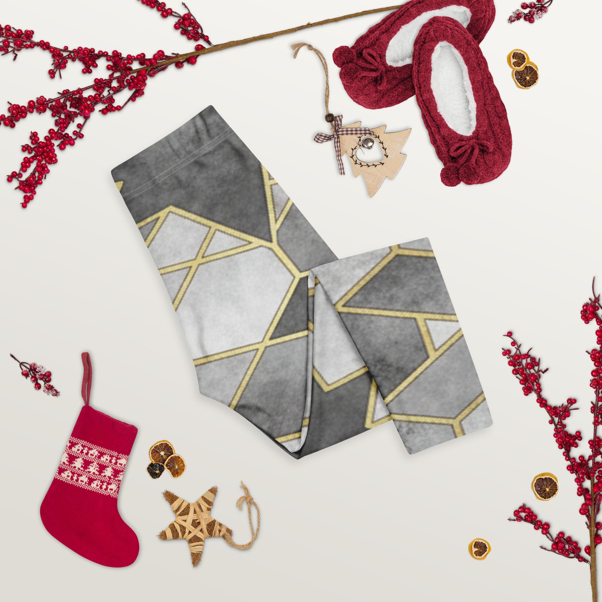 Monochrome Luxe Capri Leggings | GearBunch
