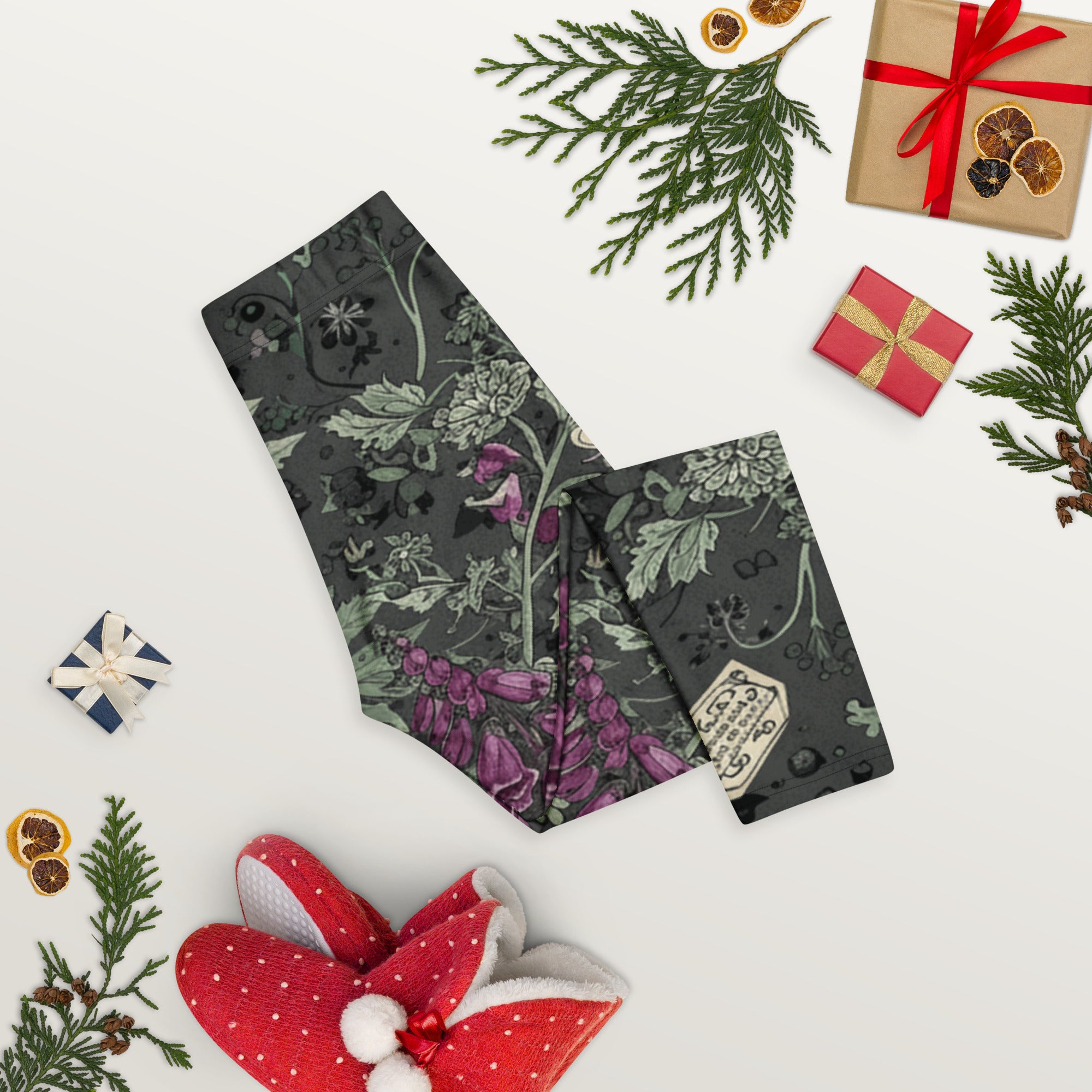 Hemlock Goth Capri Leggings | GearBunch