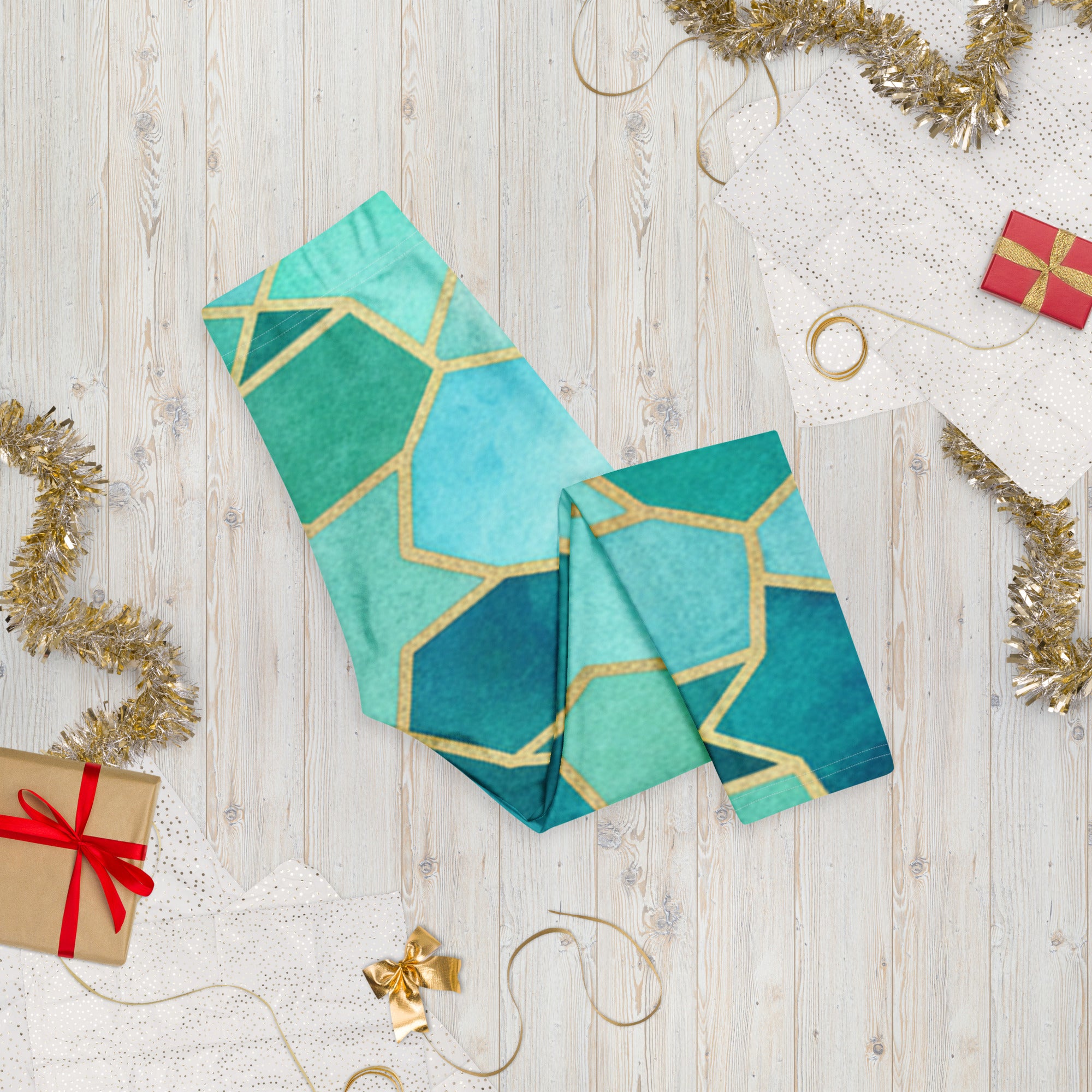 Lagoon Arabic Capri Leggings | GearBunch