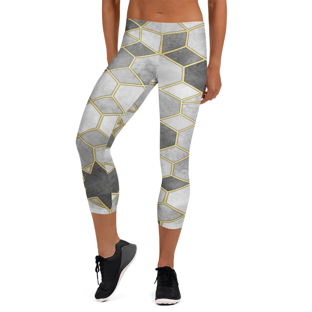 Monochrome Luxe Capri Leggings | GearBunch