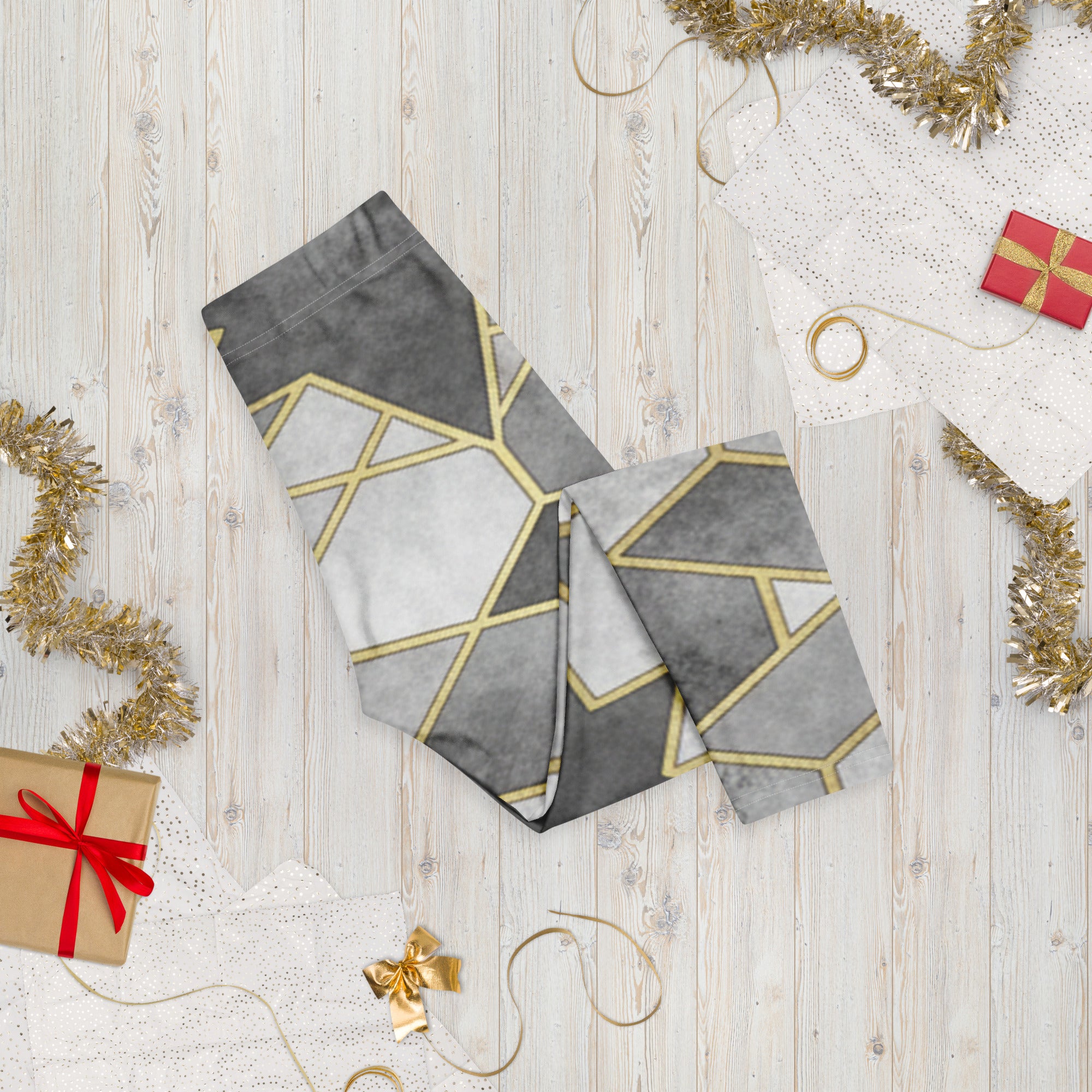 Monochrome Luxe Capri Leggings | GearBunch