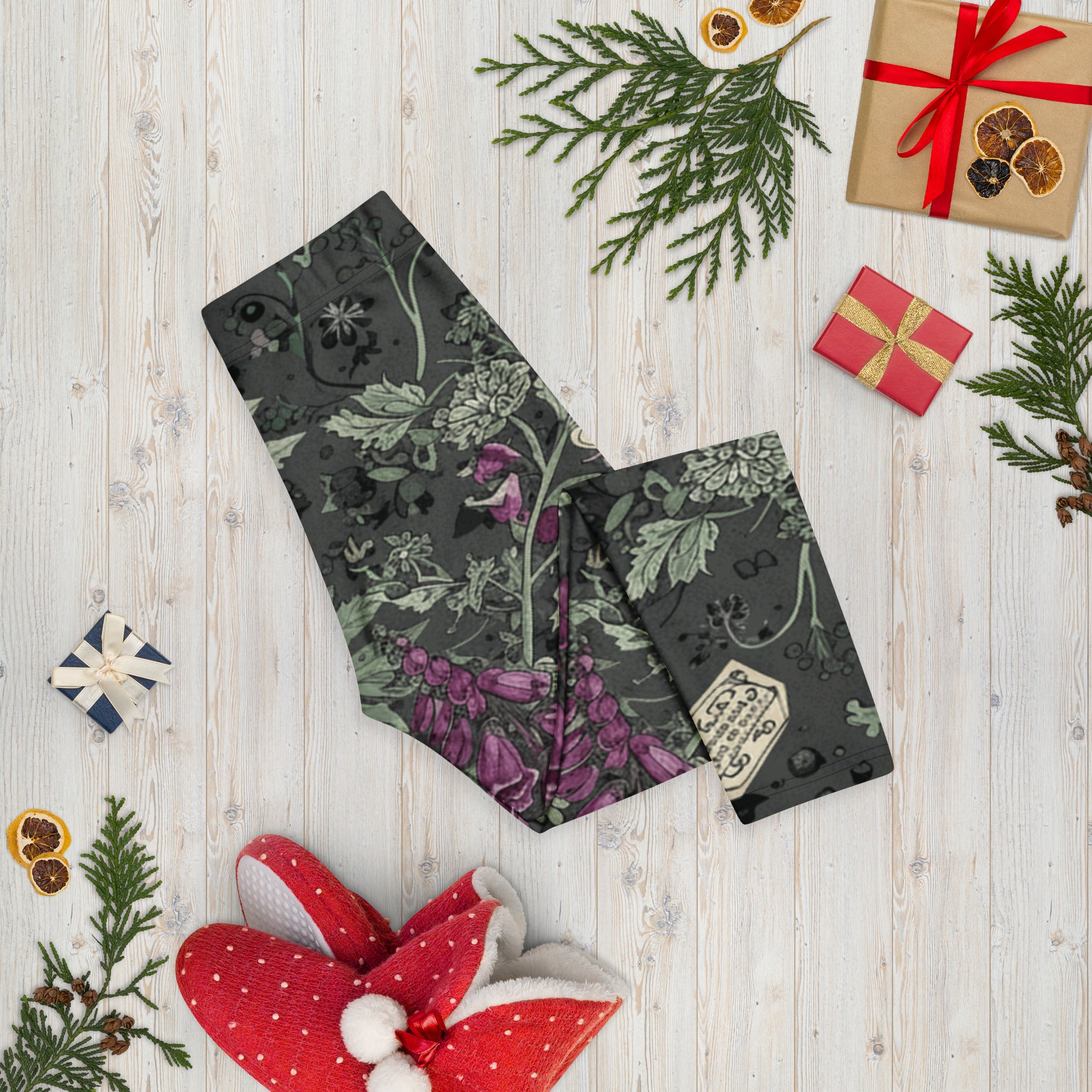 Hemlock Goth Capri Leggings | GearBunch