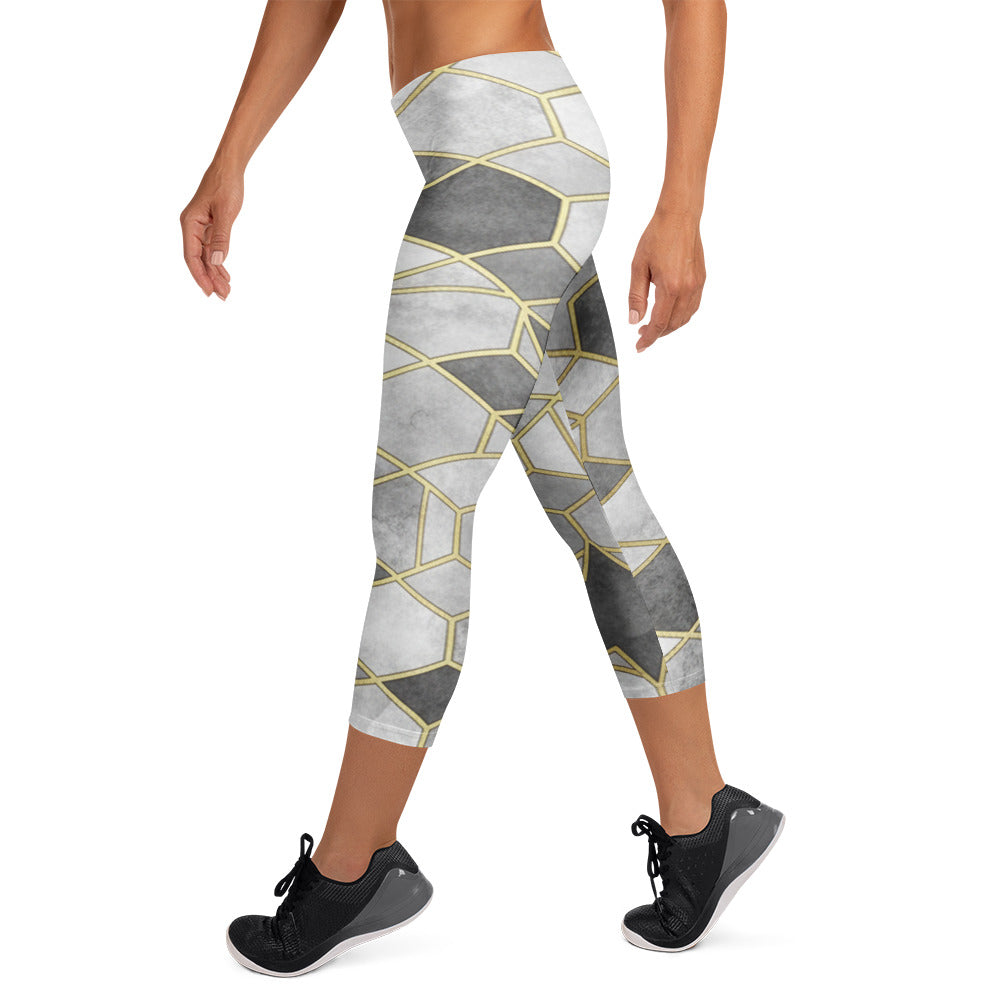 Monochrome Luxe Capri Leggings | GearBunch