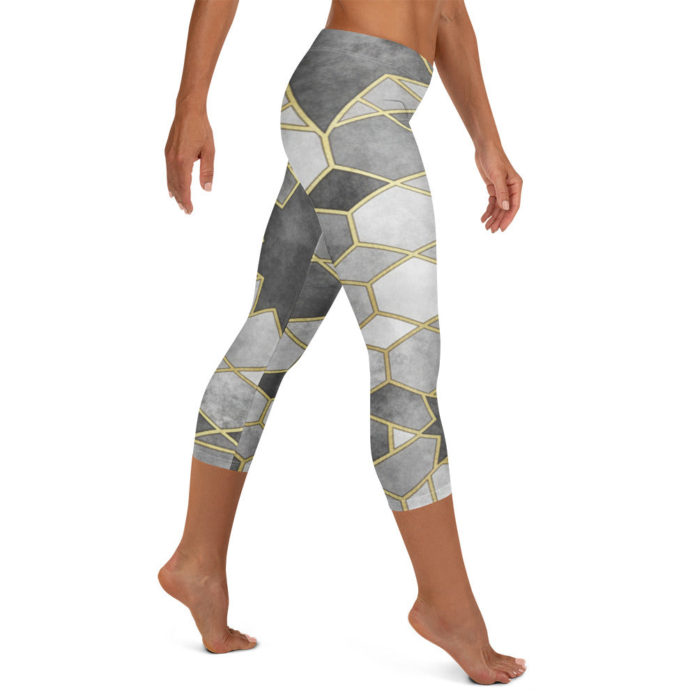 Monochrome Luxe Capri Leggings | GearBunch