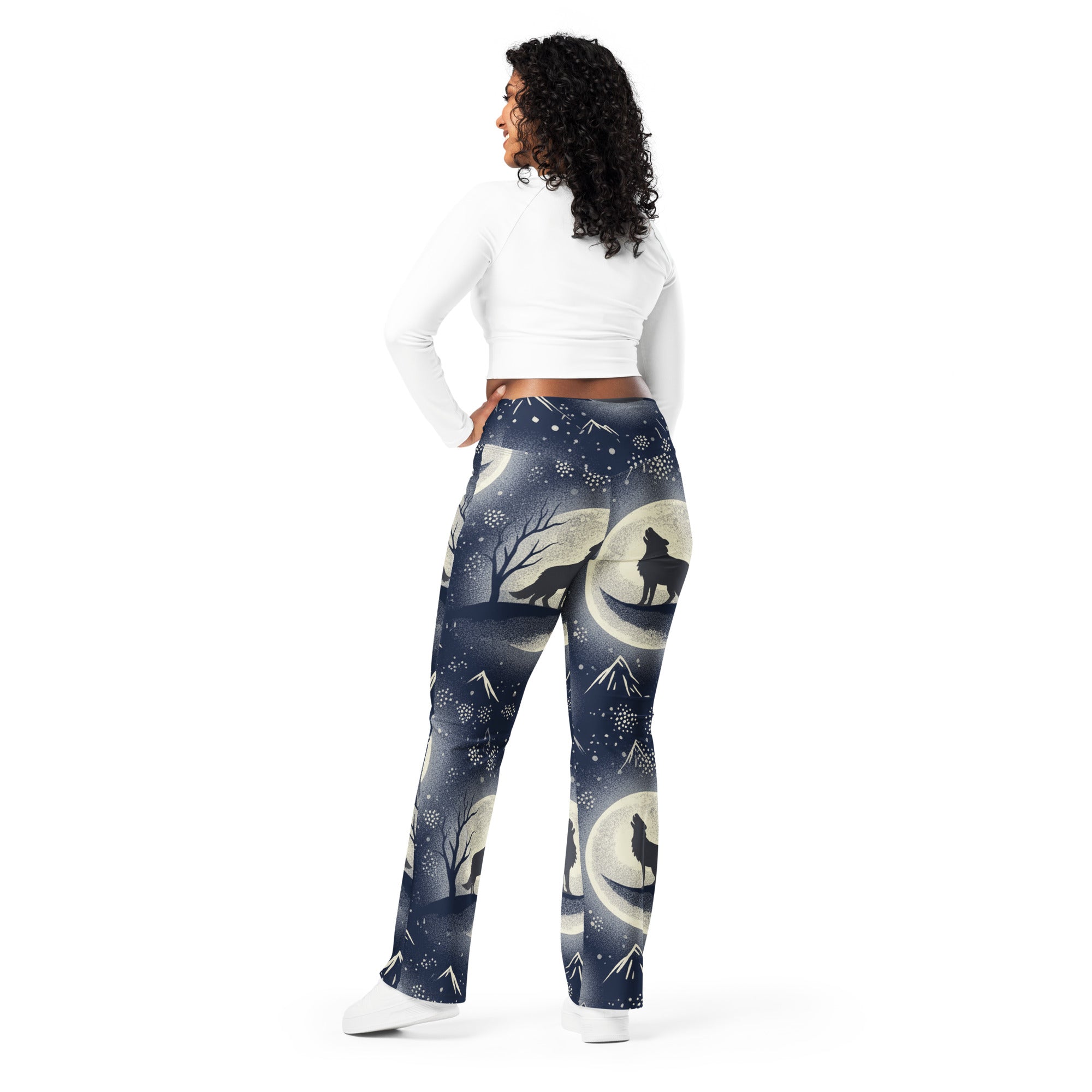 Wolf Howl Full Moon Flare Leggings | GearBunch