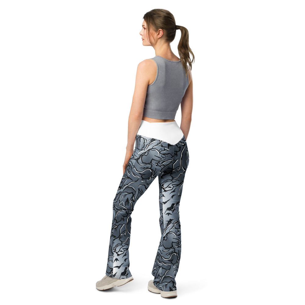 Flare leggings back view | GearBunch