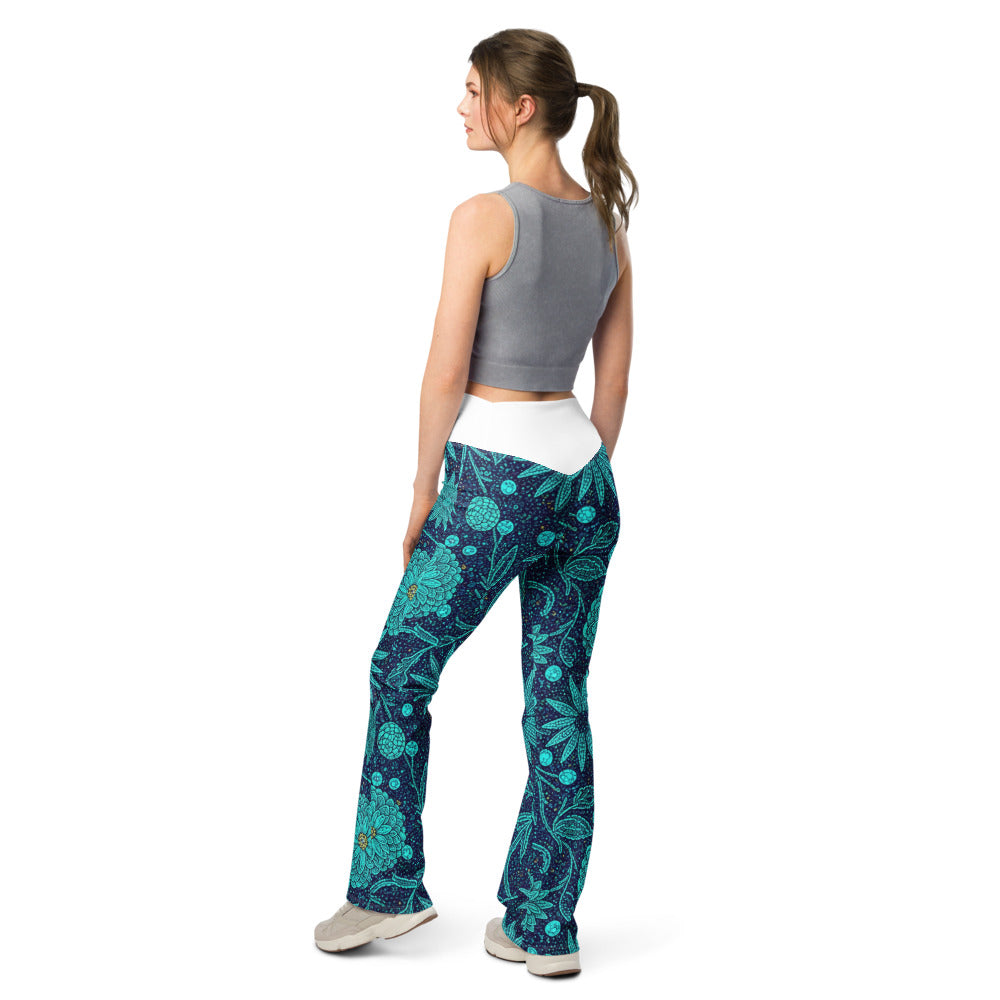 Flare leggings back view | GearBunch