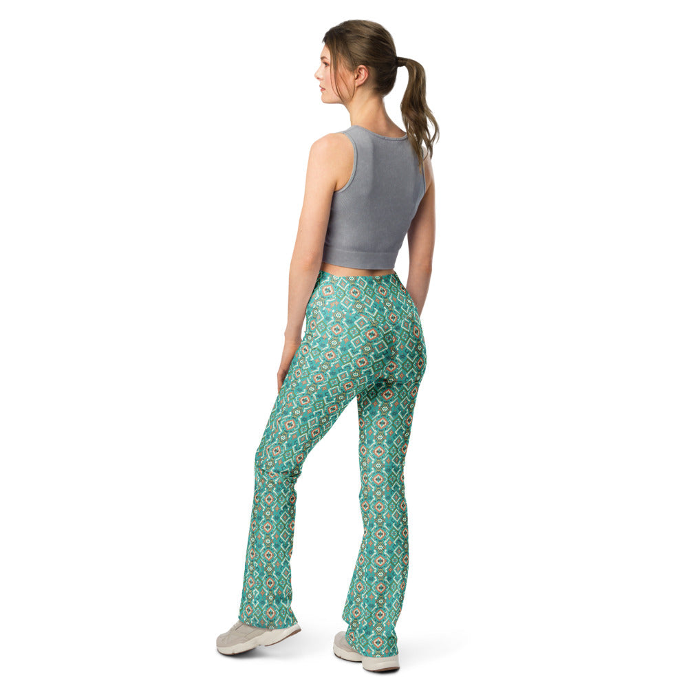 Solid leggings back view | GearBunch