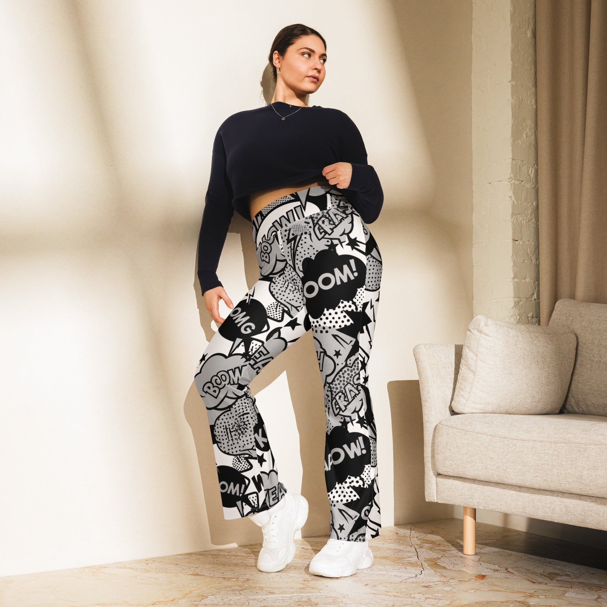 Comic Pop Monochrome Flare Leggings | GearBunch