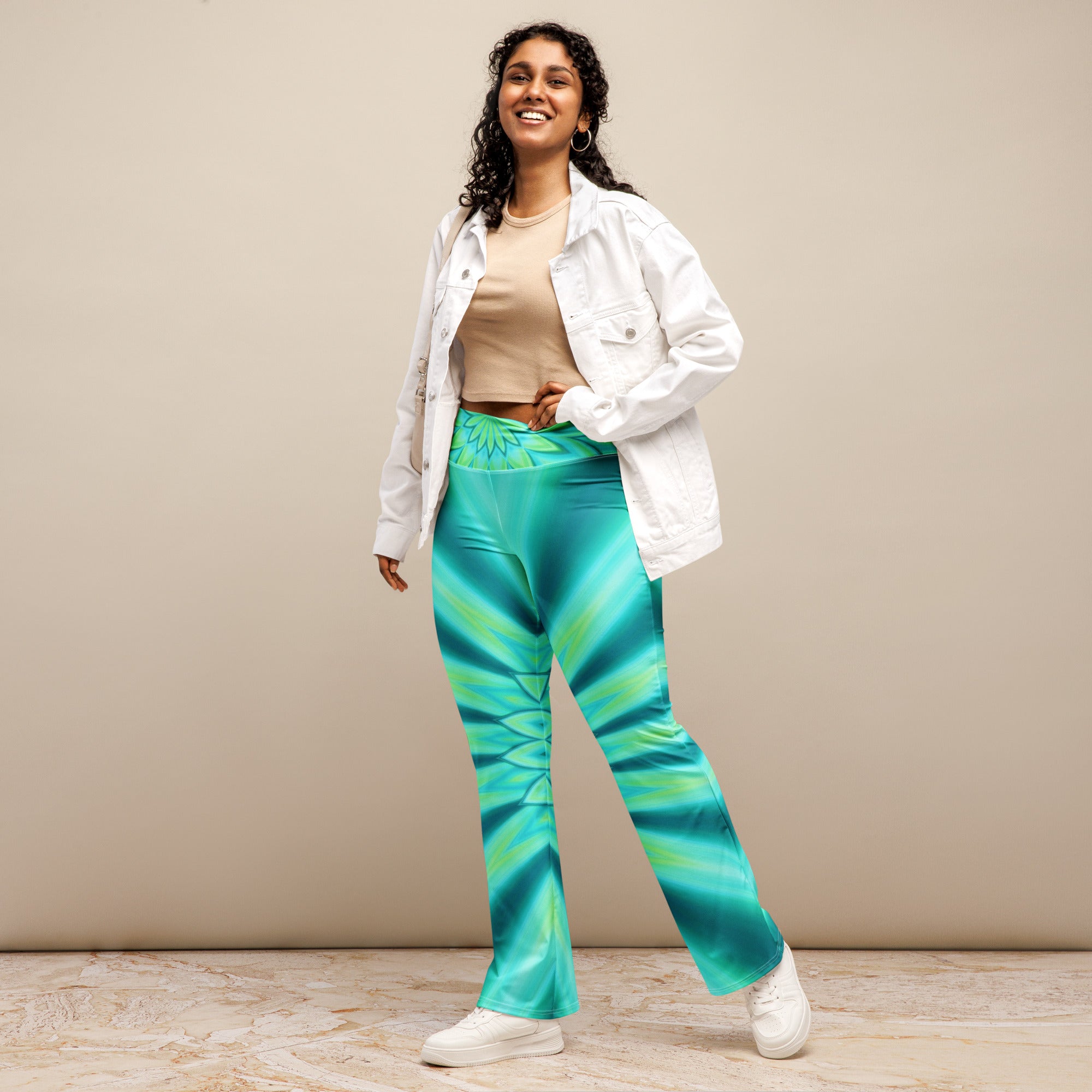 Psychedelic Mint Warp Flare Leggings | GearBunch