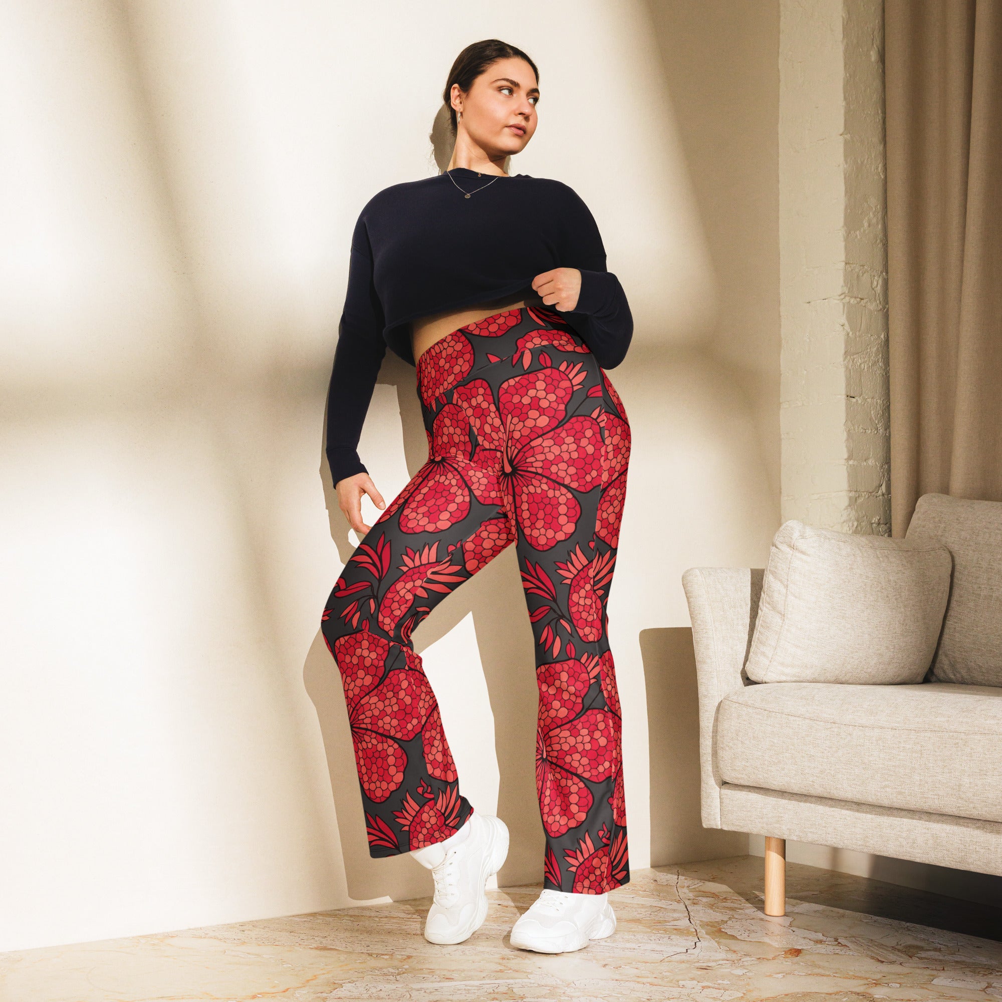 Scarlet Paillette Hibiscus Flare Leggings | GearBunch