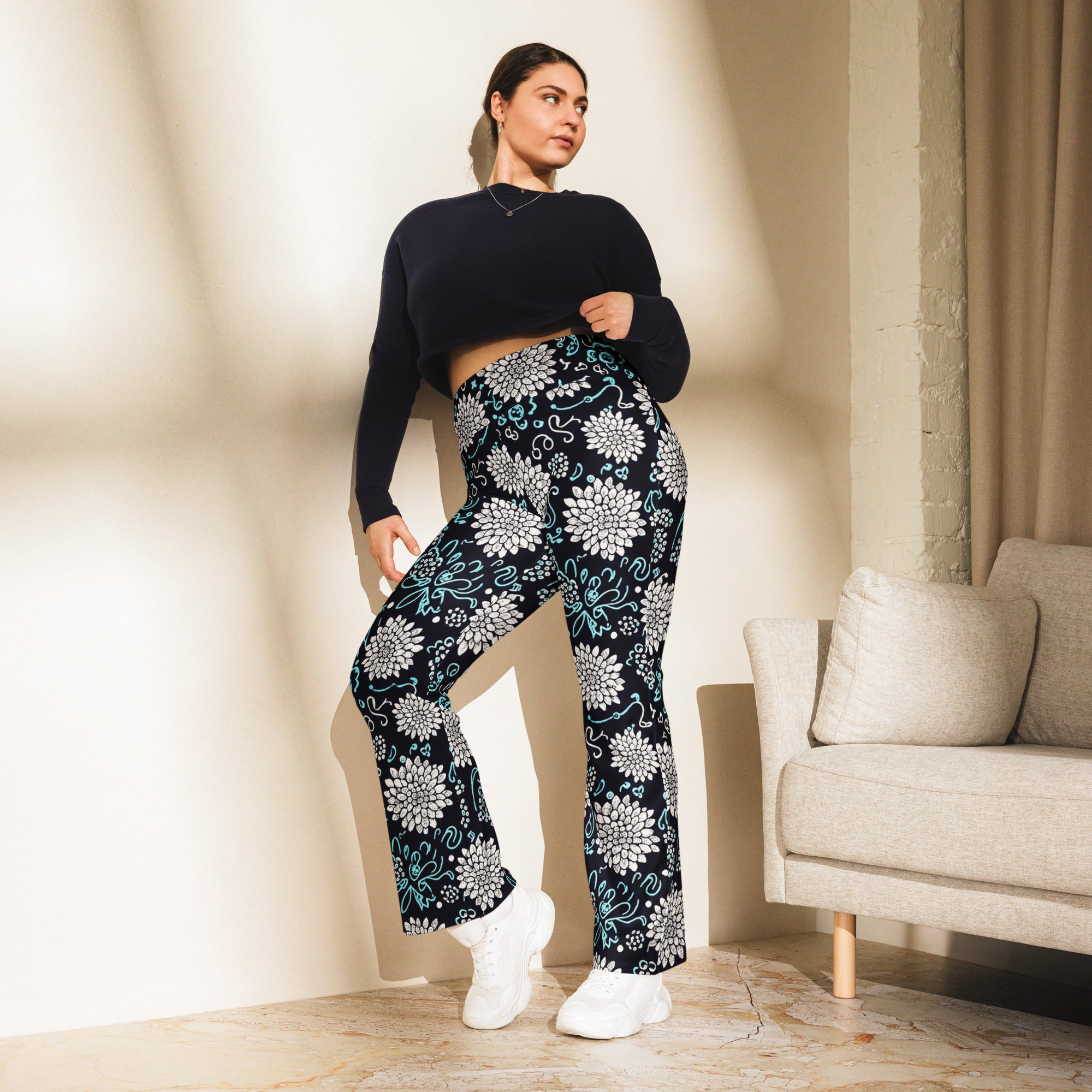Silver Paillette Daisy Flare Leggings | GearBunch