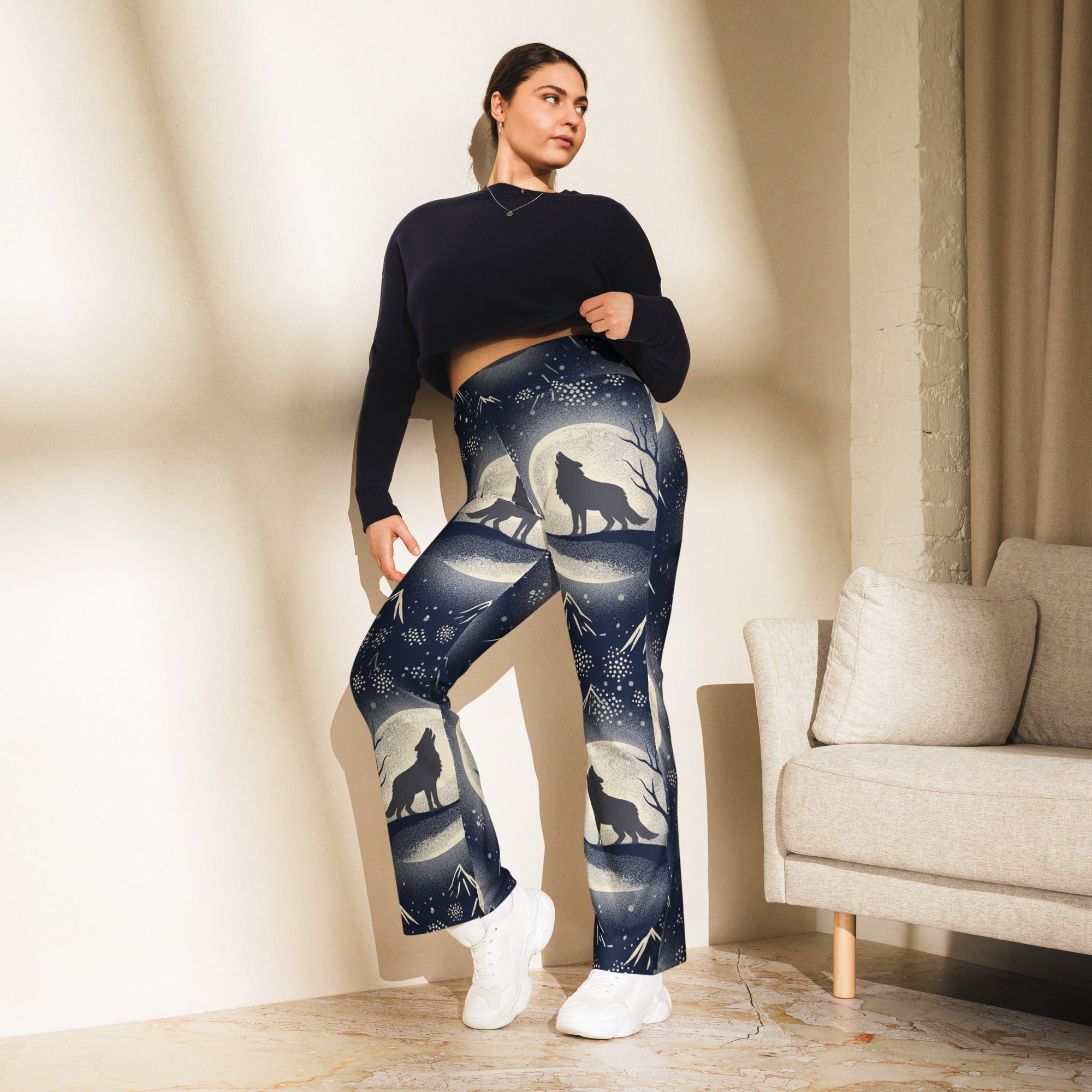 Wolf Howl Full Moon Flare Leggings | GearBunch