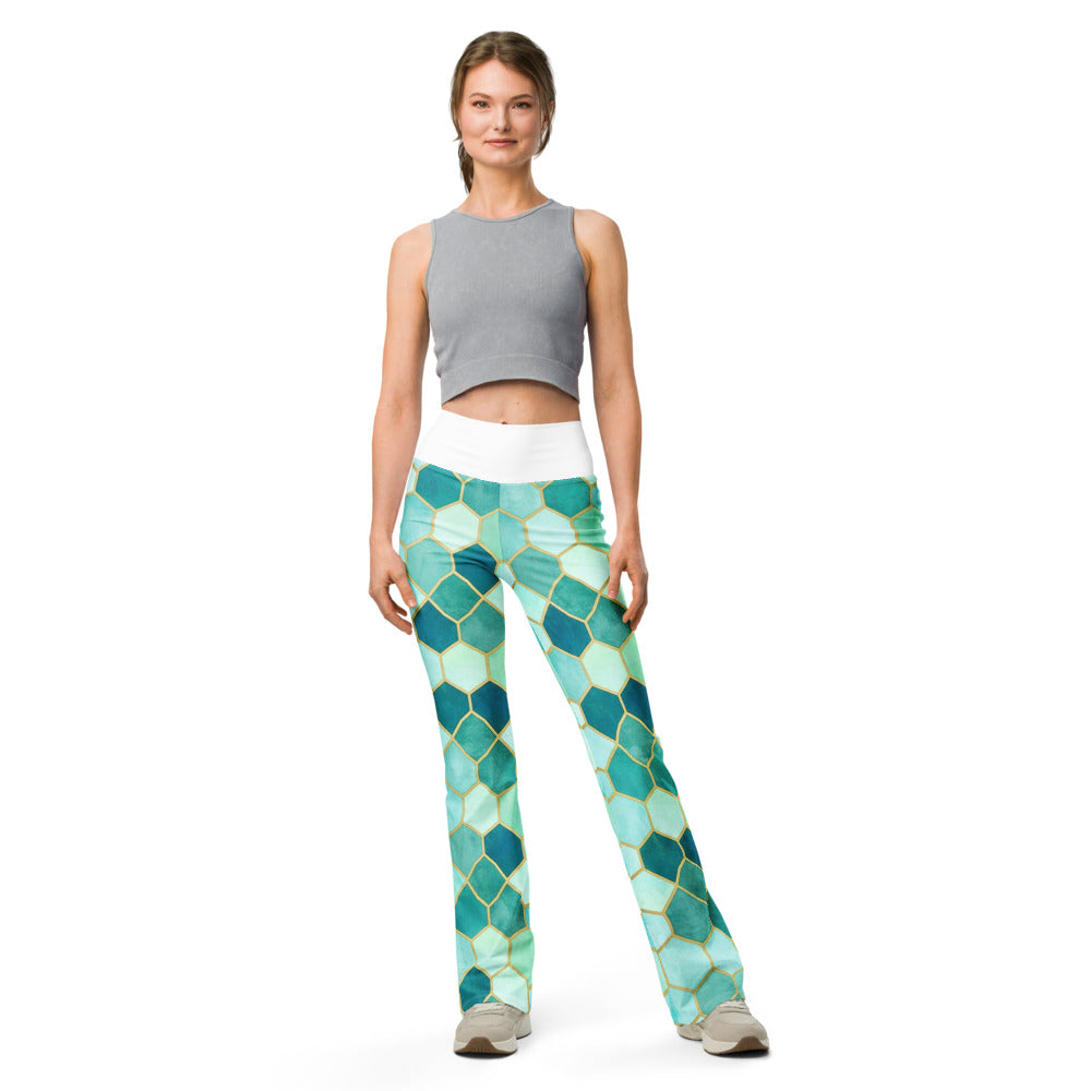 Flare leggings front view | GearBunch