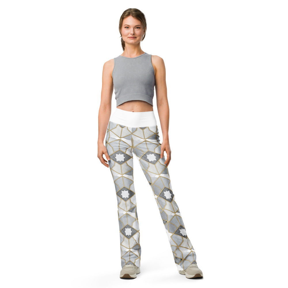 Flare leggings front view | GearBunch