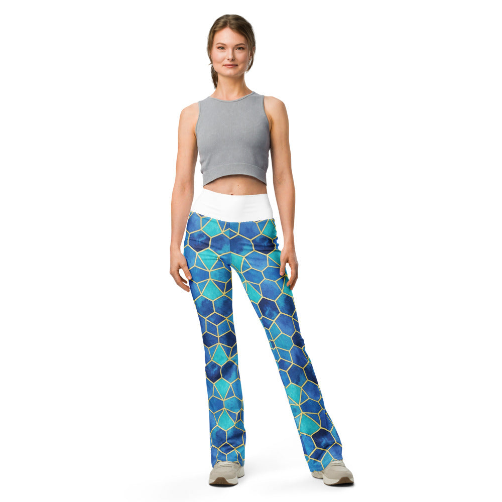 Flare leggings front view | GearBunch