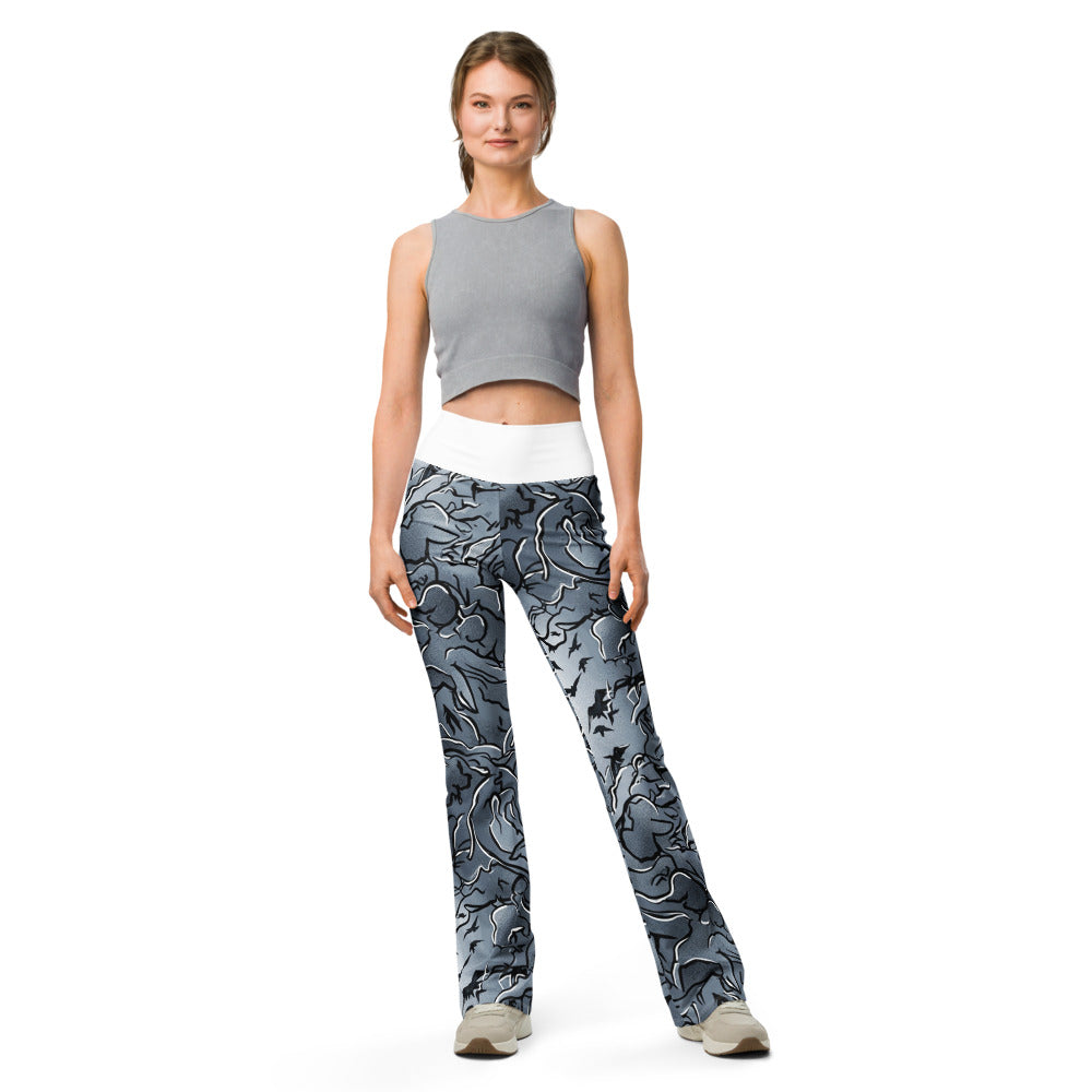 Flare leggings front view | GearBunch