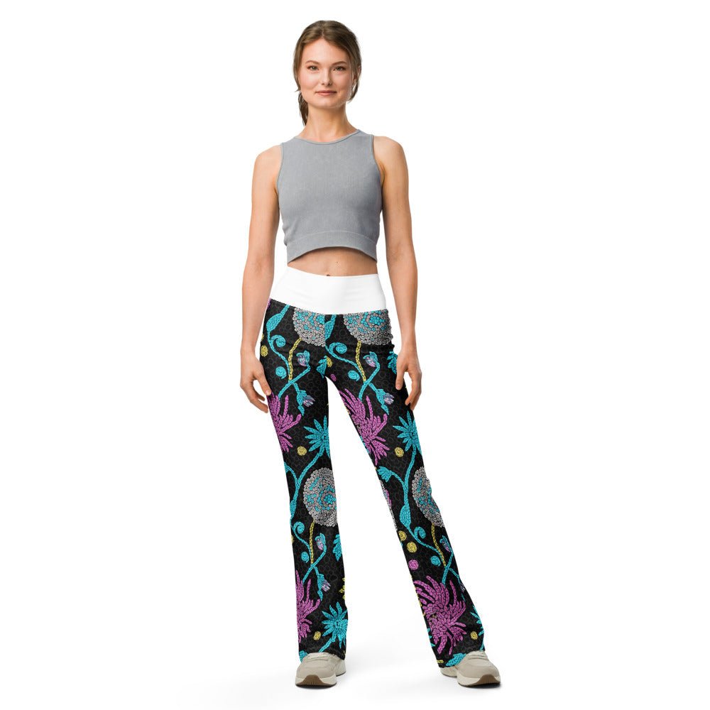 Flare leggings front view | GearBunch