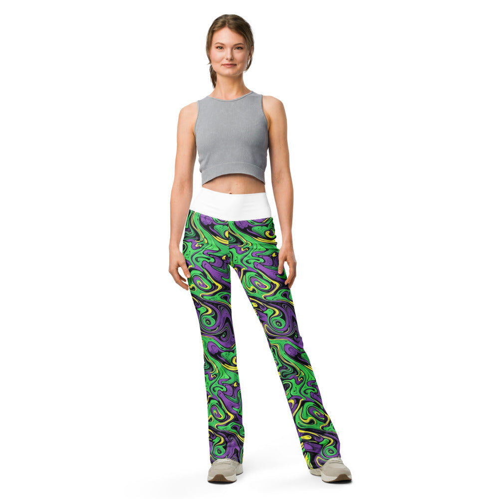 Flare leggings front view | GearBunch