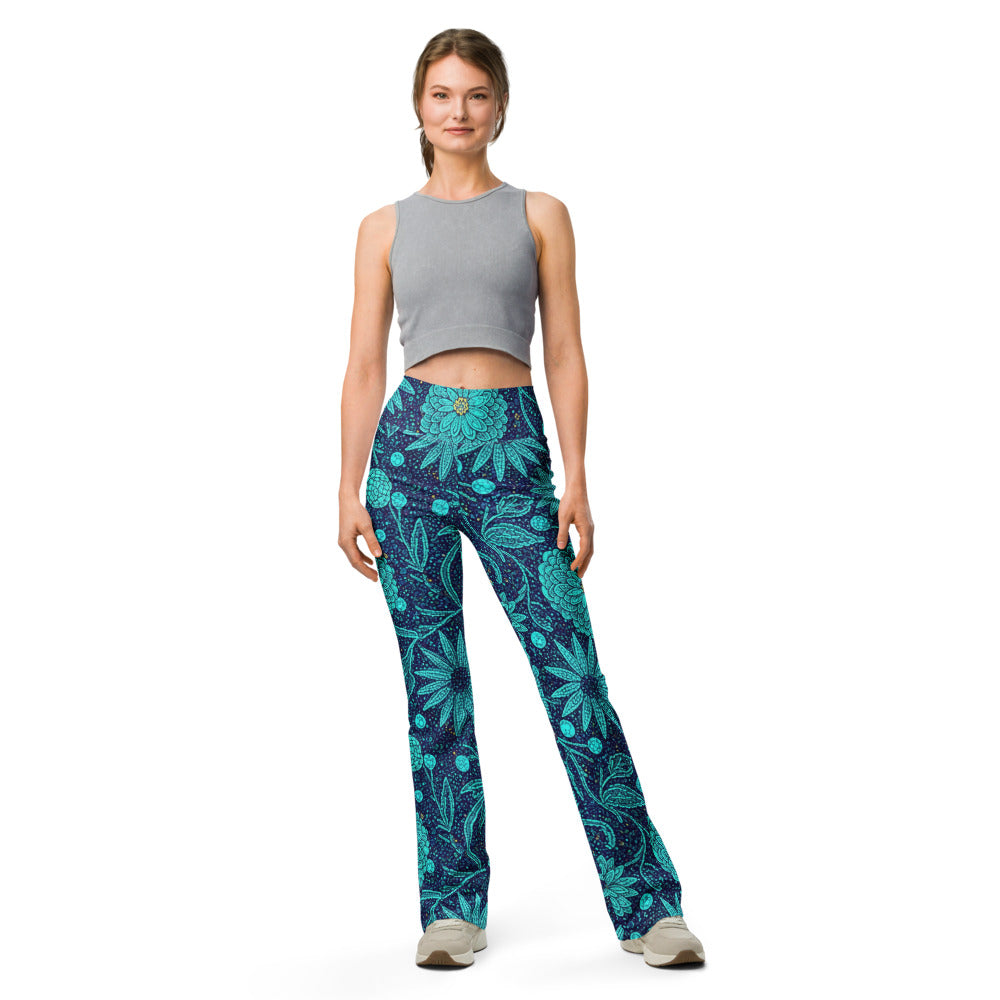 Flare leggings front view | GearBunch