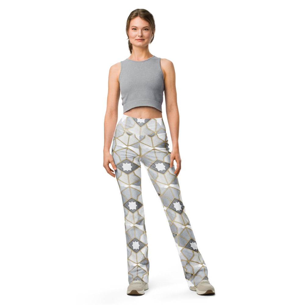 Flare leggings front view | GearBunch