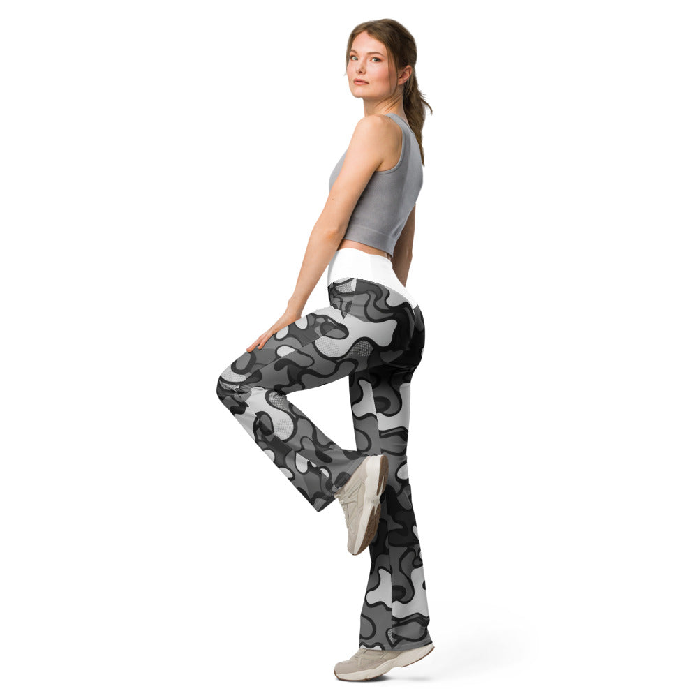 Flare leggings left view | GearBunch