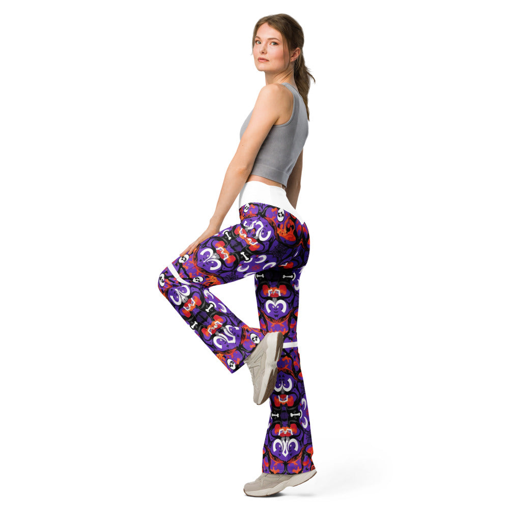 Flare leggings left view | GearBunch