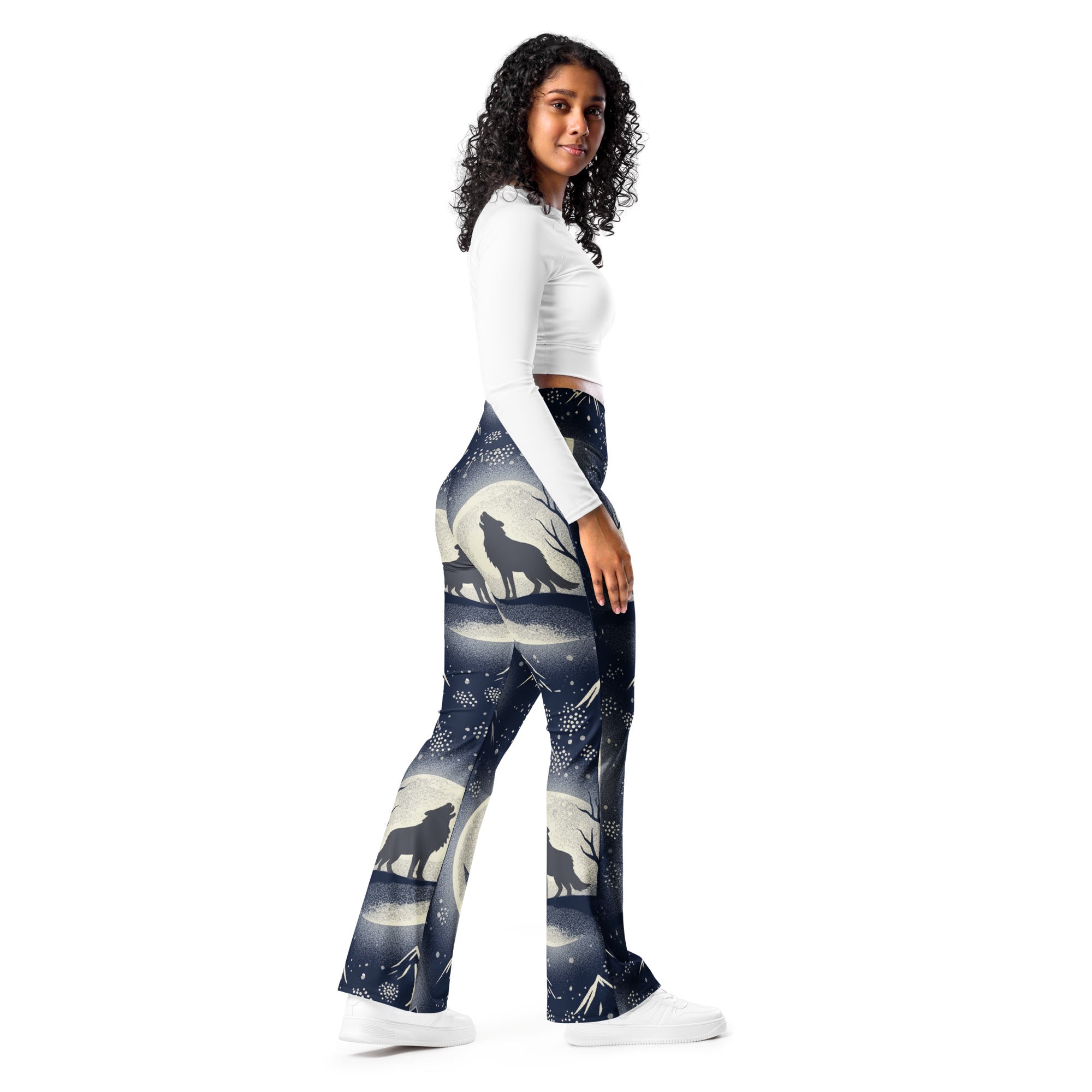 Wolf Howl Full Moon Flare Leggings | GearBunch