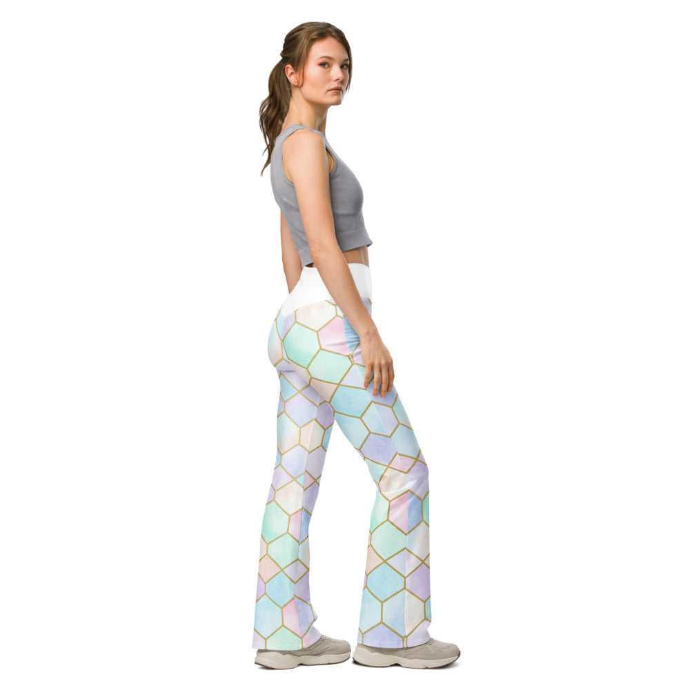 Flare leggings right view | GearBunch