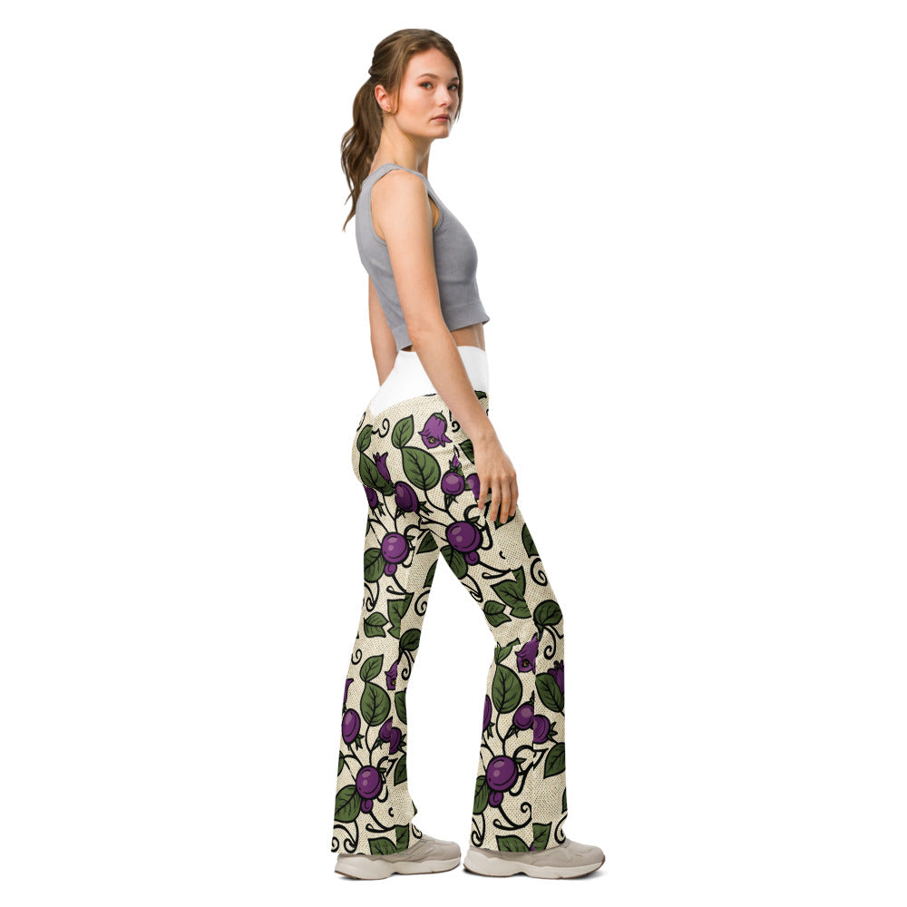 Flare leggings right view | GearBunch