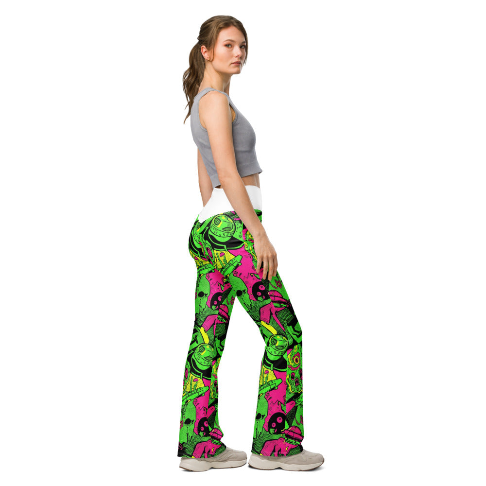 Flare leggings right view | GearBunch