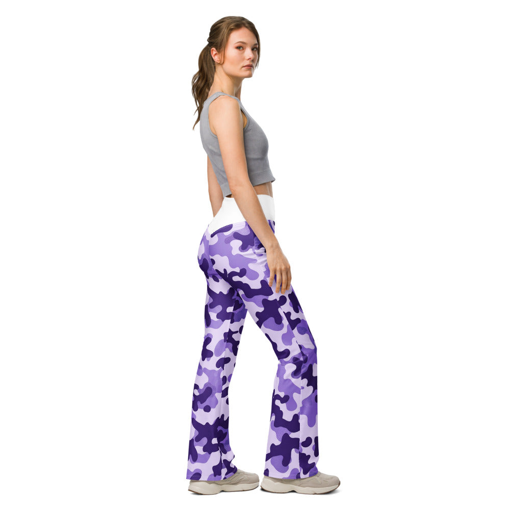 Flare leggings right view | GearBunch