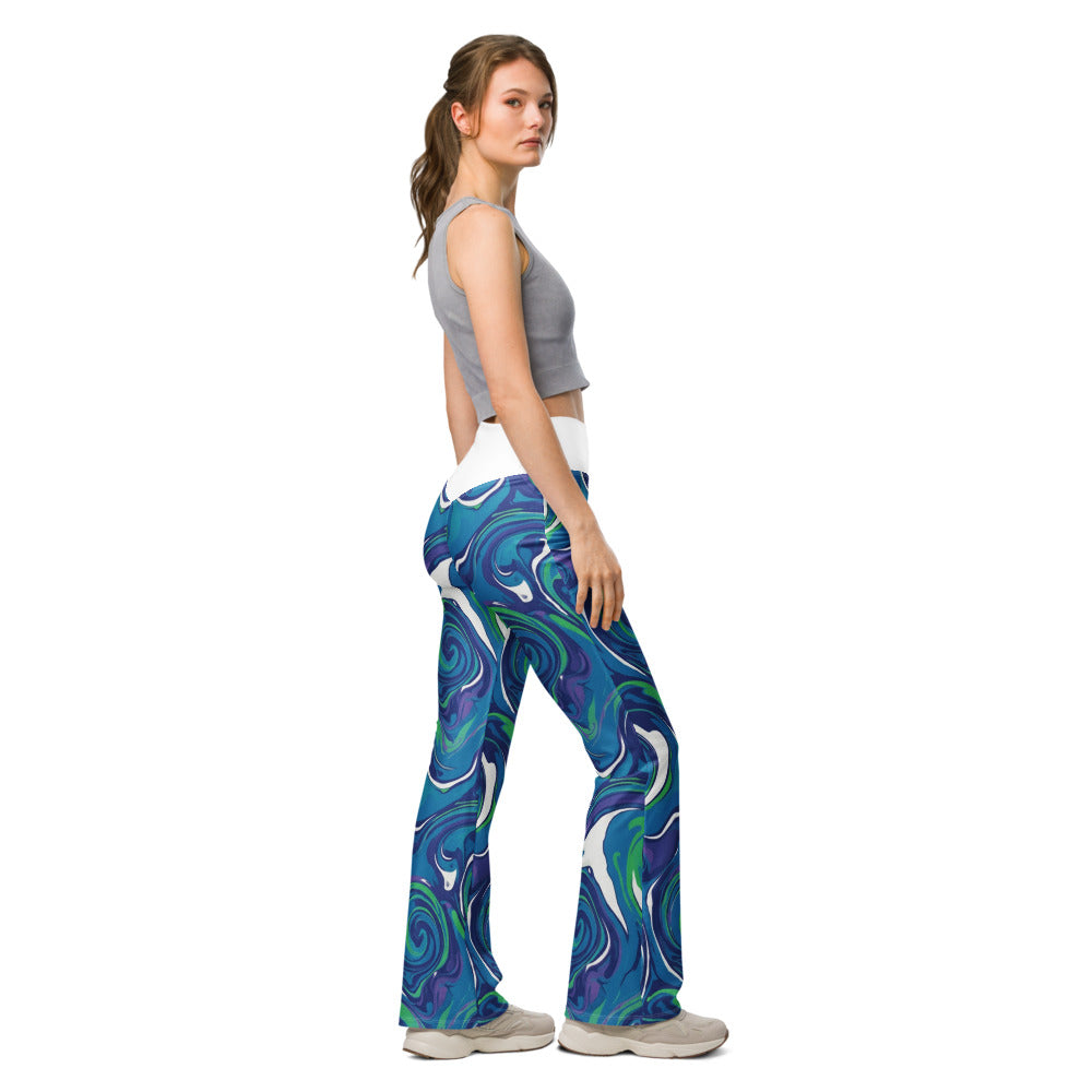 Flare leggings right view | GearBunch