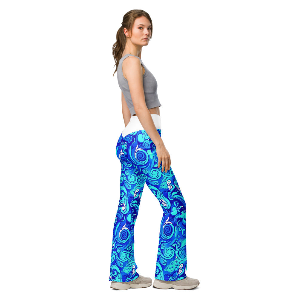 Flare leggings right view | GearBunch