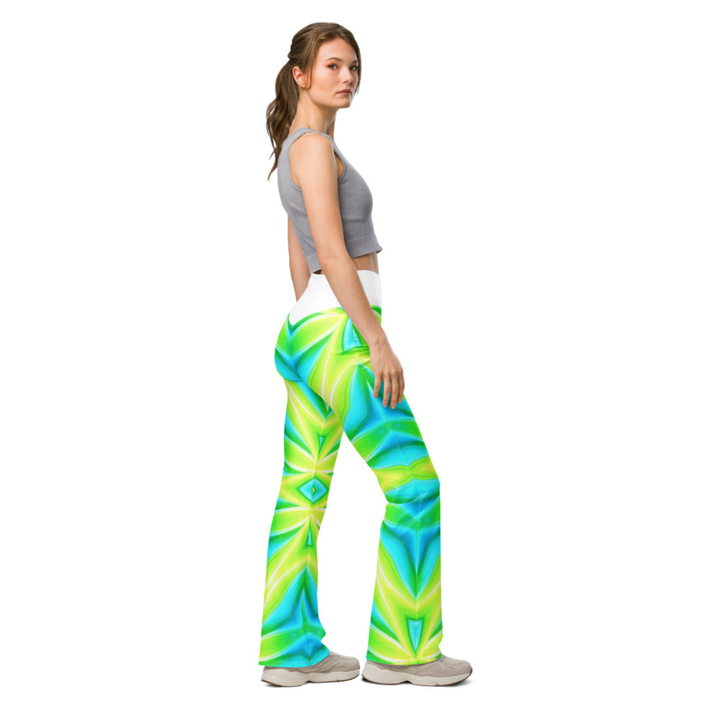 Flare leggings right view | GearBunch