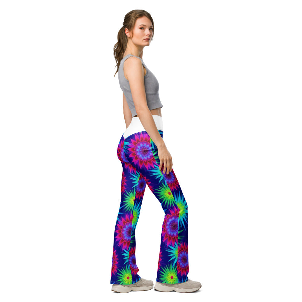 Flare leggings right view | GearBunch