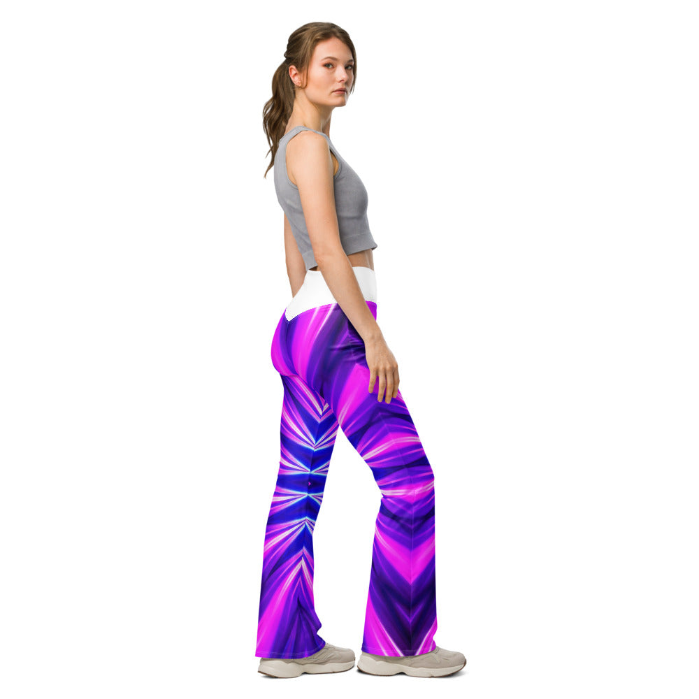 Flare leggings right view | GearBunch