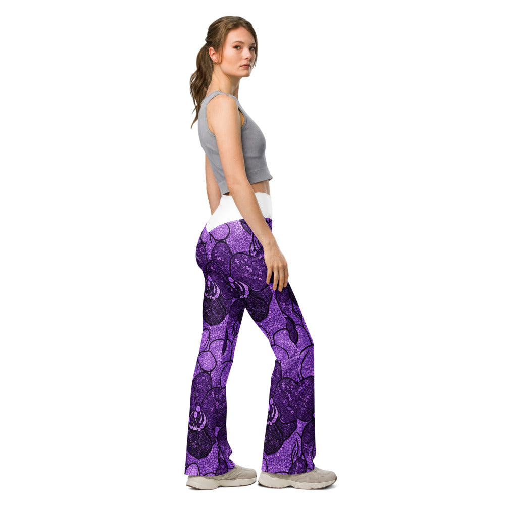 Flare leggings right view | GearBunch